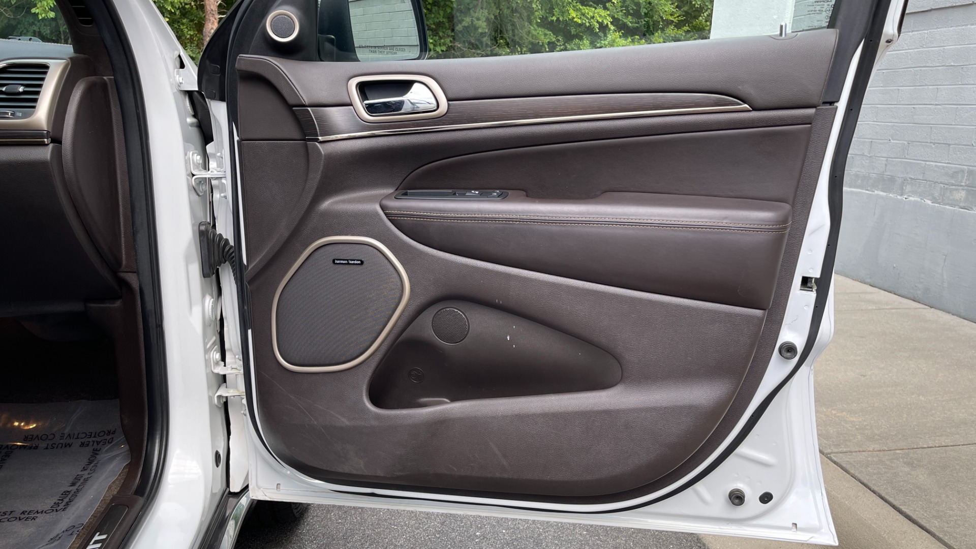 Used 2015 Jeep Grand Cherokee Summit / V8 / RWD / TOW PACKAGE / PANORAMIC ROOF for sale Sold at Formula Imports in Charlotte NC 28227 38