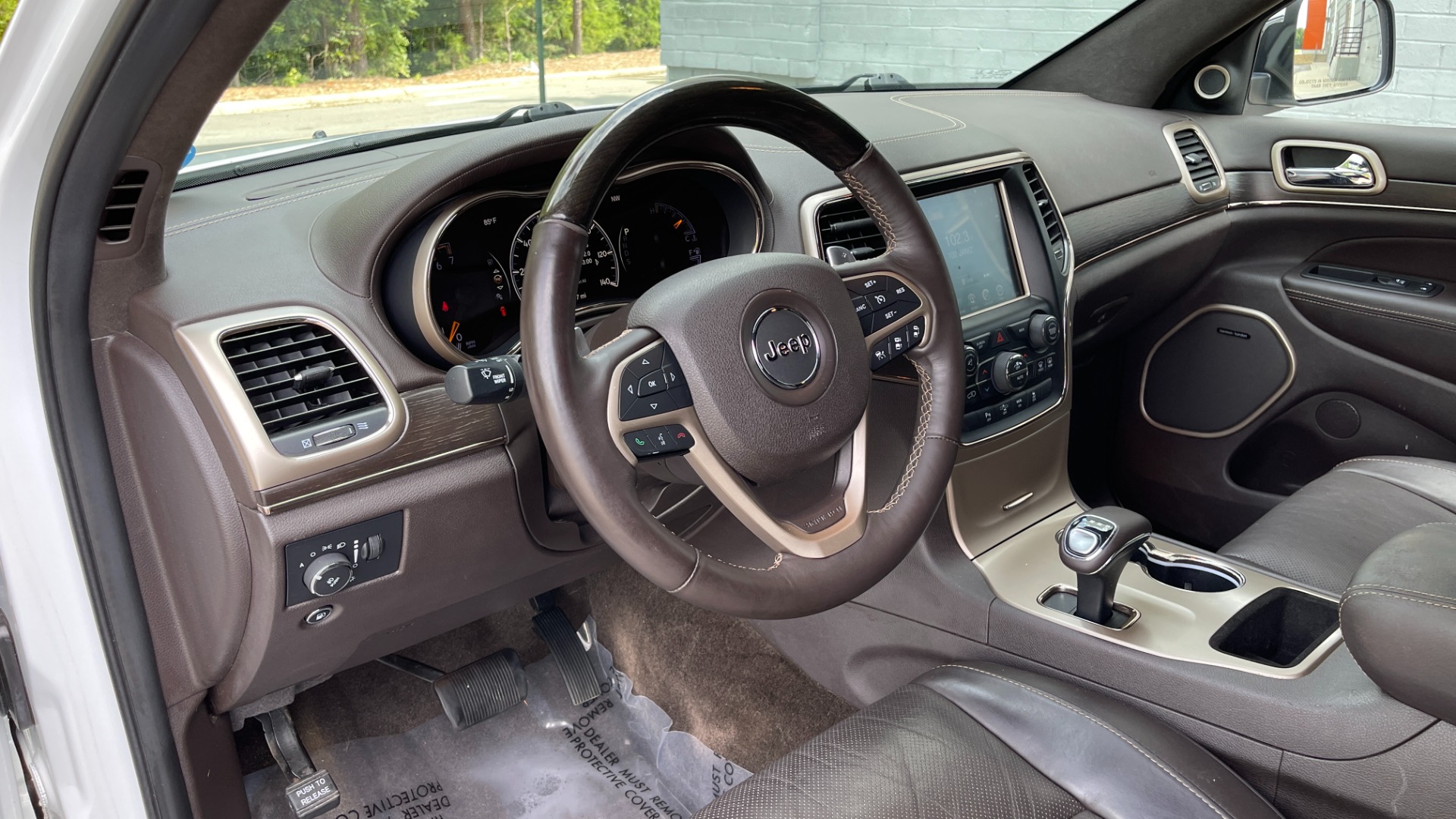 Used 2015 Jeep Grand Cherokee Summit / V8 / RWD / TOW PACKAGE / PANORAMIC ROOF for sale Sold at Formula Imports in Charlotte NC 28227 9