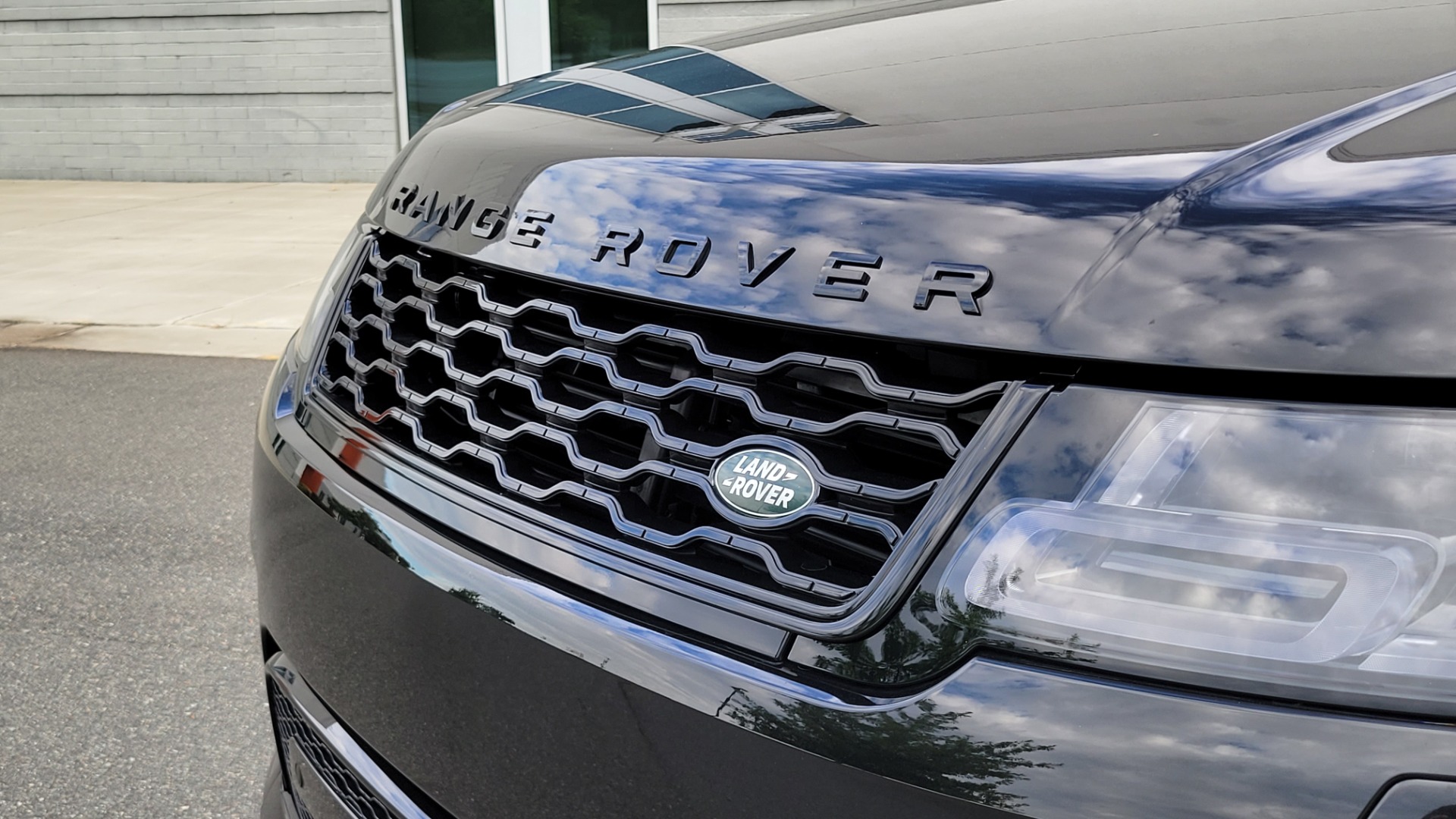 Used 2022 Land Rover RANGE ROVER SPORT HSE DYNAMIC 518HP / NAV / SUNROOF / MERIDIAN / CAMERA for sale Sold at Formula Imports in Charlotte NC 28227 12