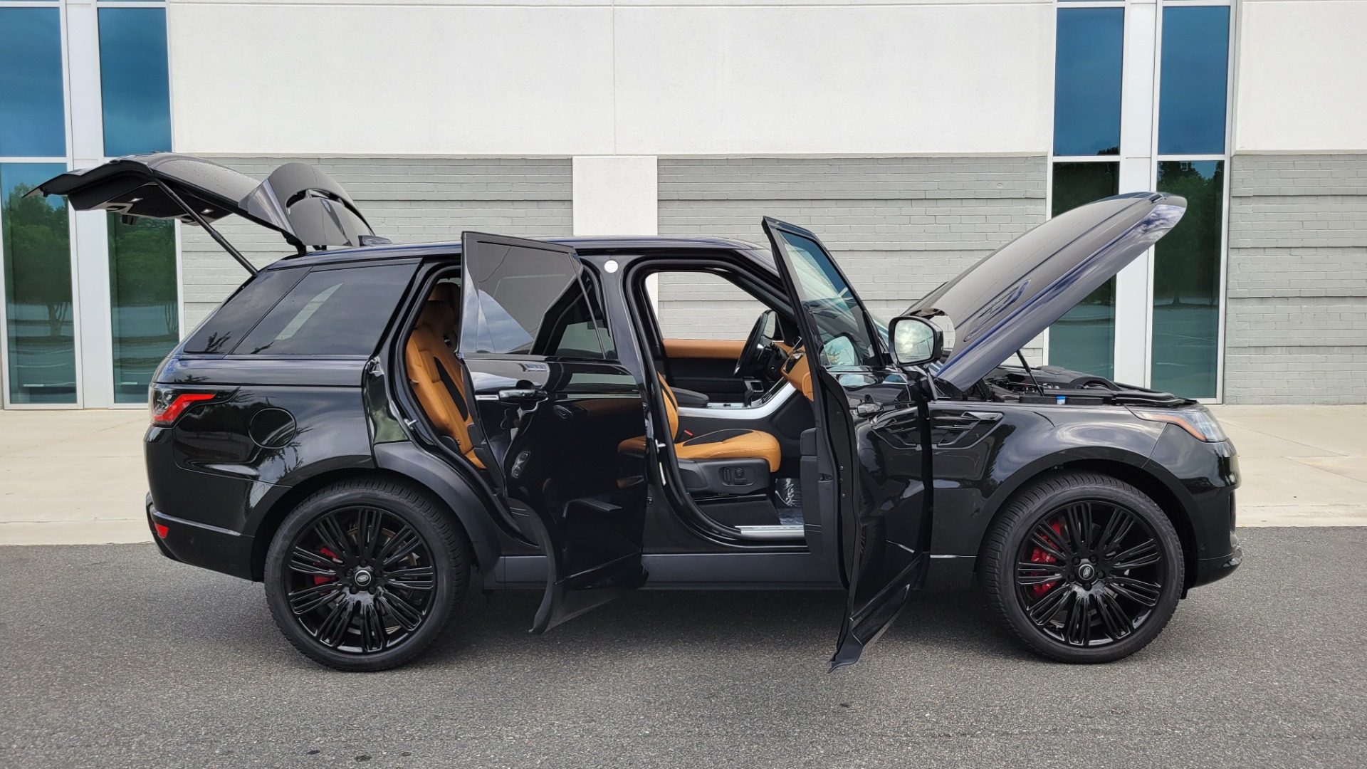 Used 2022 Land Rover RANGE ROVER SPORT HSE DYNAMIC 518HP / NAV / SUNROOF / MERIDIAN / CAMERA for sale Sold at Formula Imports in Charlotte NC 28227 14