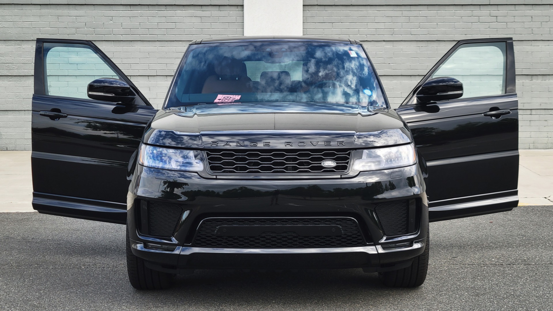 Used 2022 Land Rover RANGE ROVER SPORT HSE DYNAMIC 518HP / NAV / SUNROOF / MERIDIAN / CAMERA for sale $105,998 at Formula Imports in Charlotte NC 28227 29