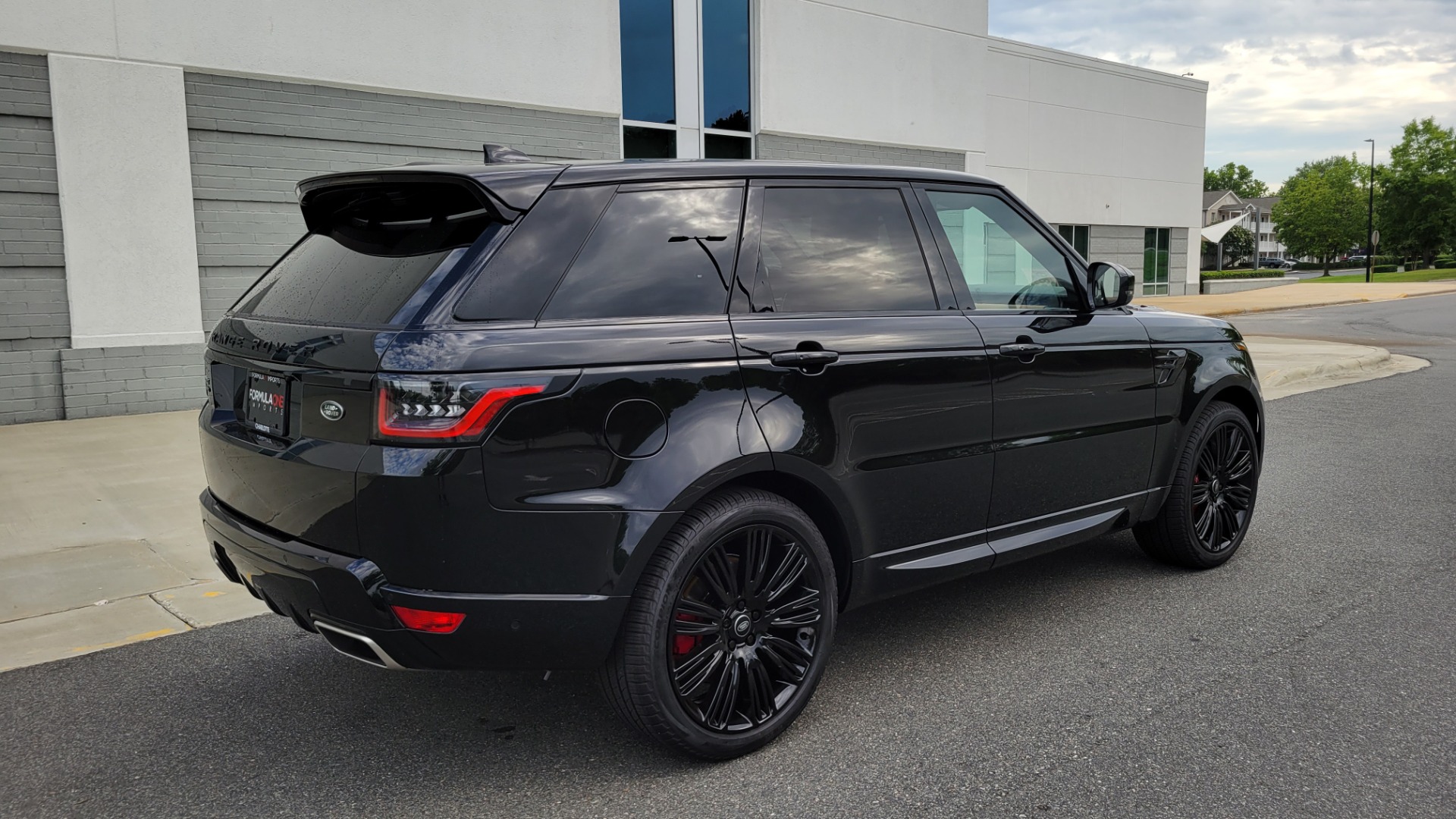 Used 2022 Land Rover RANGE ROVER SPORT HSE DYNAMIC 518HP / NAV / SUNROOF / MERIDIAN / CAMERA for sale Sold at Formula Imports in Charlotte NC 28227 8