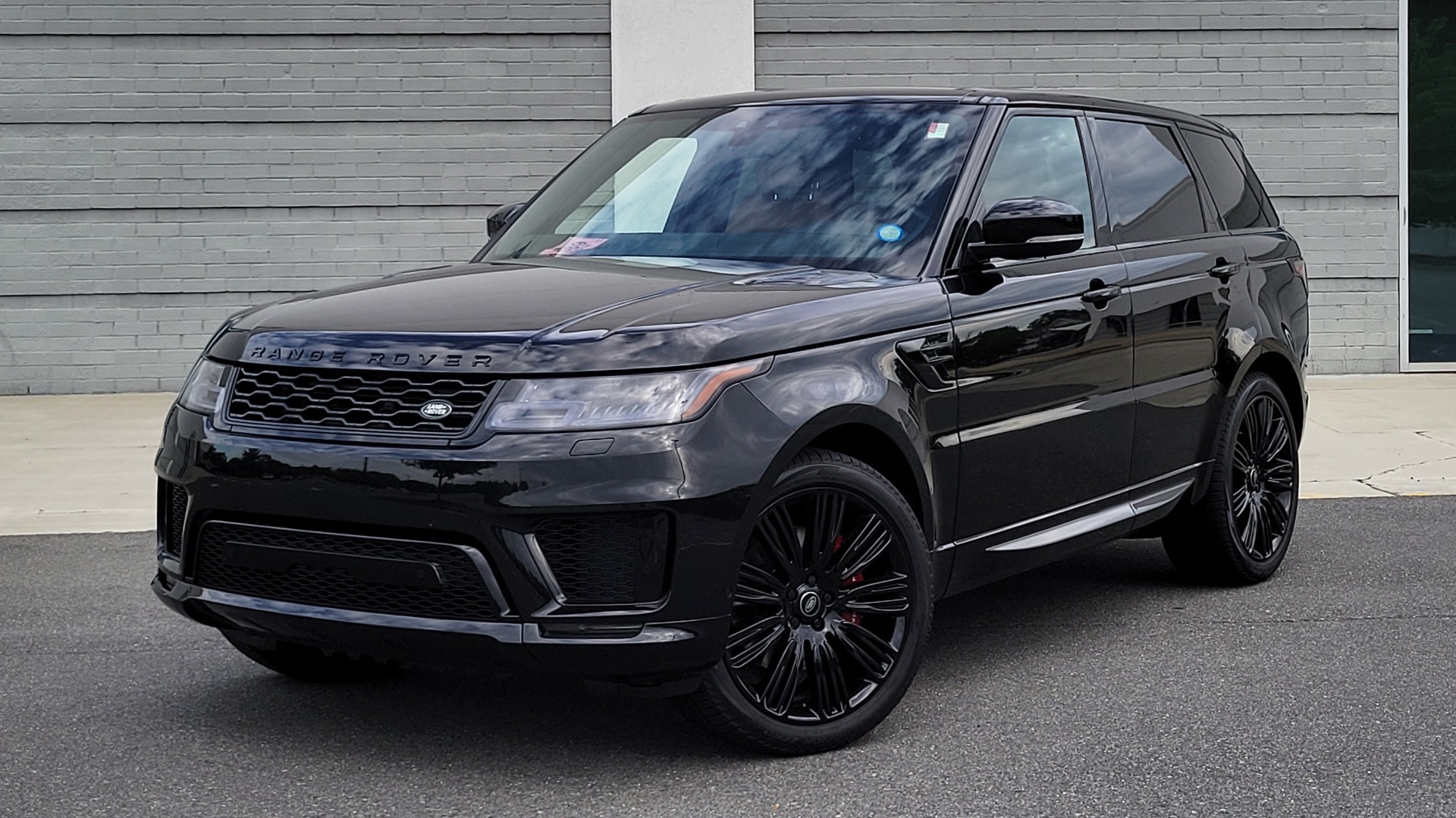 Used 2022 Land Rover RANGE ROVER SPORT HSE DYNAMIC 518HP / NAV / SUNROOF / MERIDIAN / CAMERA for sale $105,998 at Formula Imports in Charlotte NC 28227 1