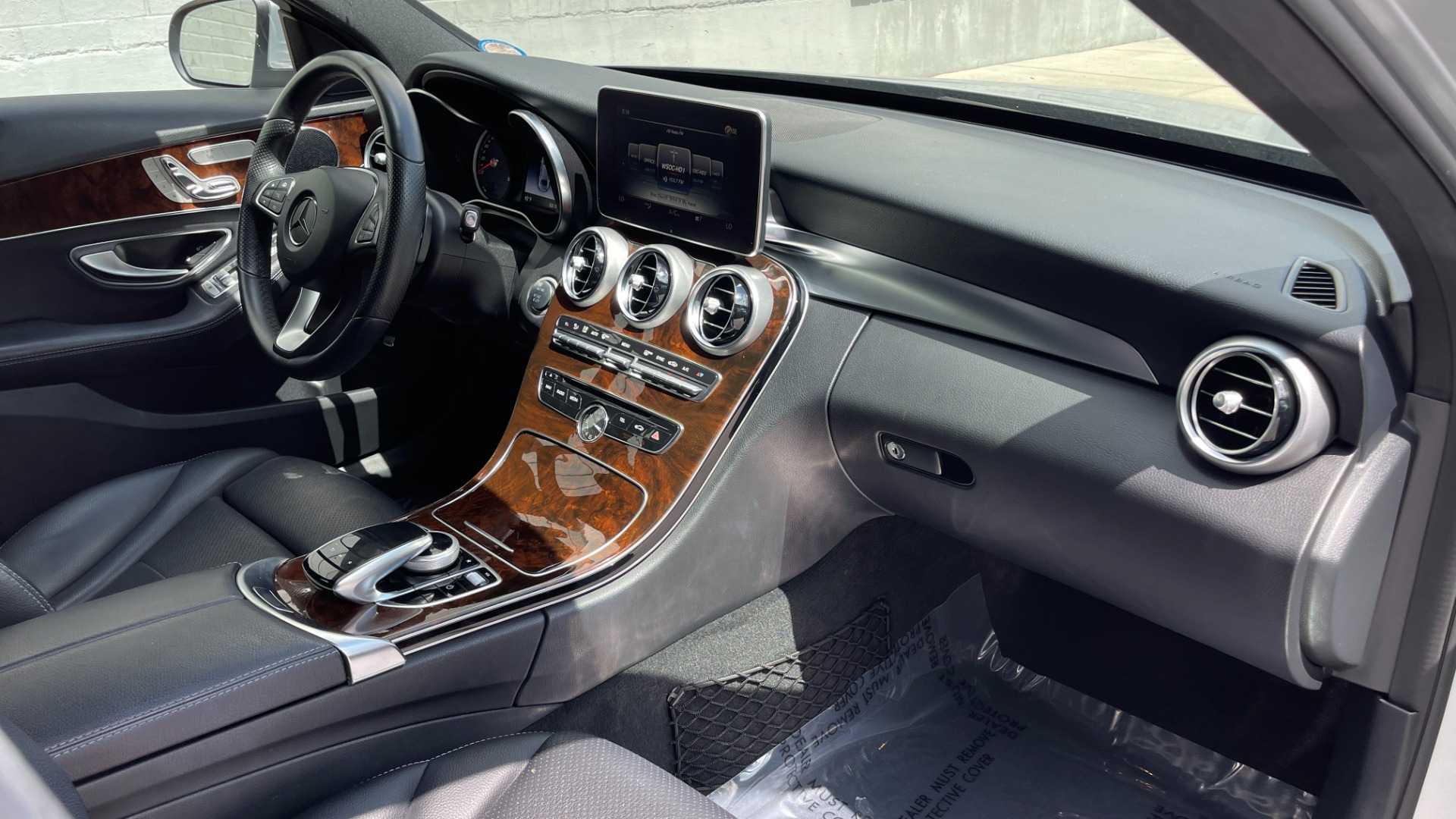 Used 2018 Mercedes-Benz C-Class C300 / PANORAMIC / HEADS UP DISPLAY / ADVANCED LIGHTING / PREMIUM ASSISTANC for sale $30,995 at Formula Imports in Charlotte NC 28227 14