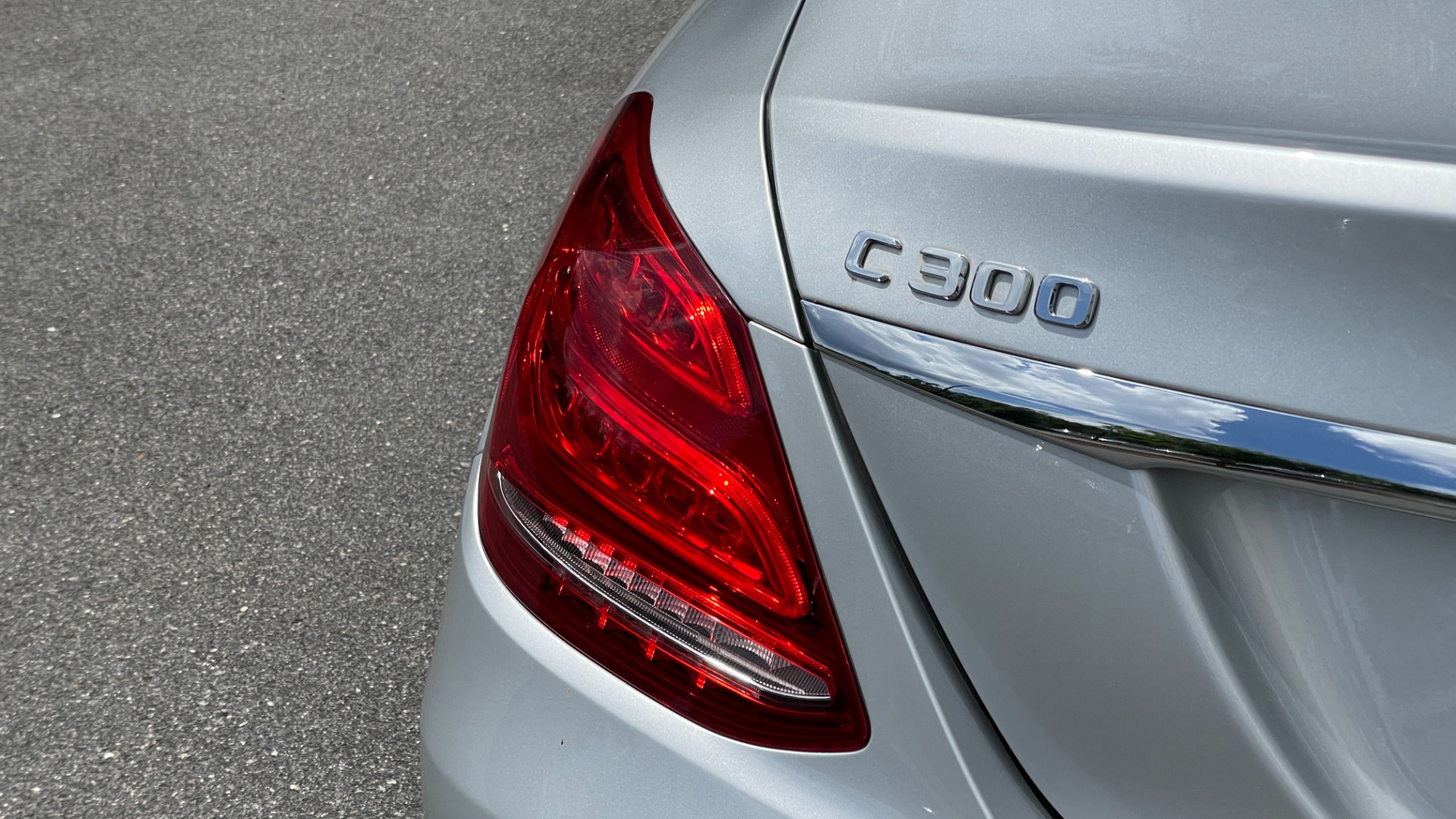 Used 2018 Mercedes-Benz C-Class C300 / PANORAMIC / HEADS UP DISPLAY / ADVANCED LIGHTING / PREMIUM ASSISTANC for sale $30,995 at Formula Imports in Charlotte NC 28227 17
