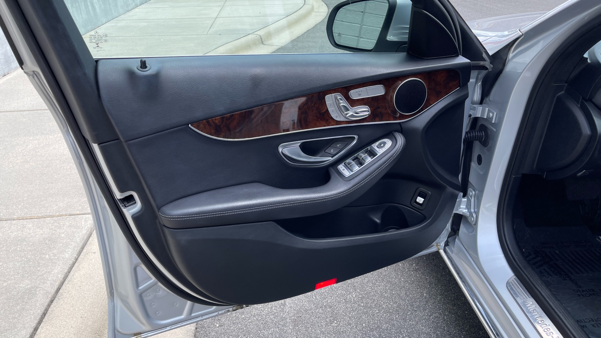 Used 2018 Mercedes-Benz C-Class C300 / PANORAMIC / HEADS UP DISPLAY / ADVANCED LIGHTING / PREMIUM ASSISTANC for sale $30,995 at Formula Imports in Charlotte NC 28227 23