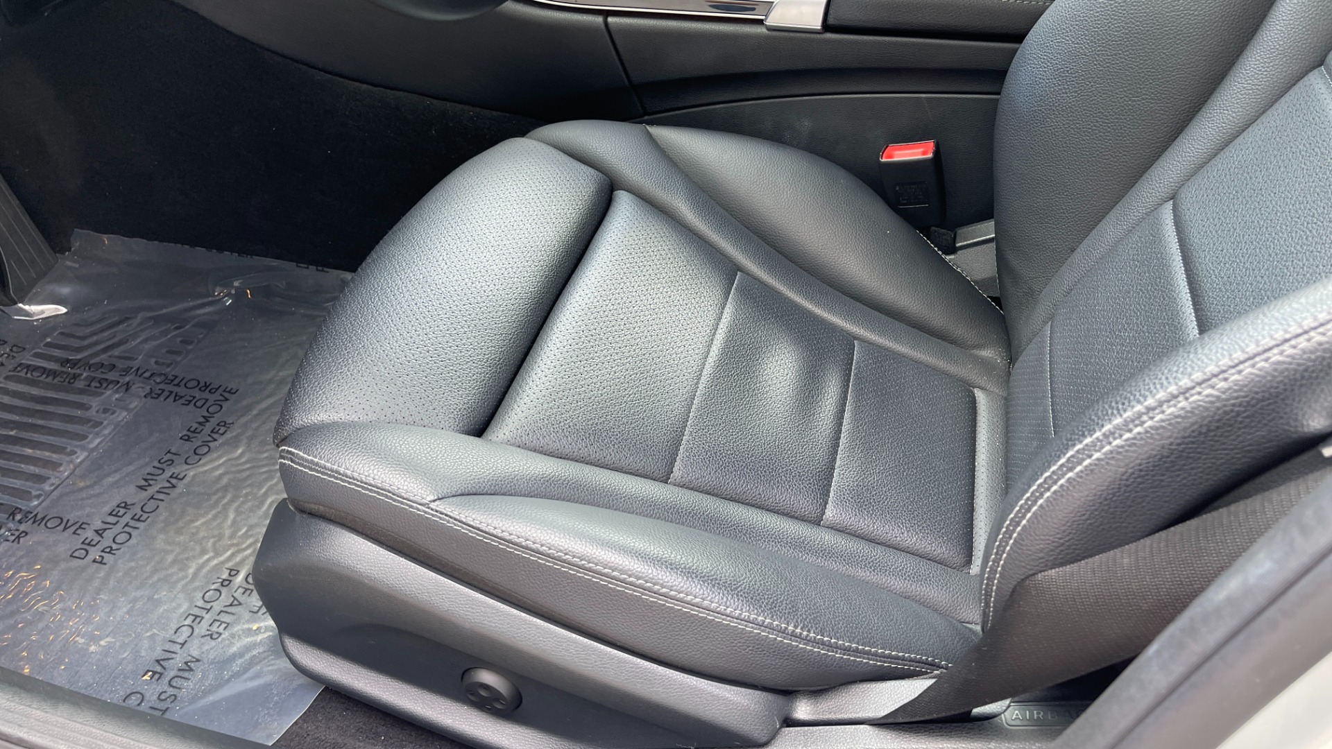 Used 2018 Mercedes-Benz C-Class C300 / PANORAMIC / HEADS UP DISPLAY / ADVANCED LIGHTING / PREMIUM ASSISTANC for sale $30,995 at Formula Imports in Charlotte NC 28227 25