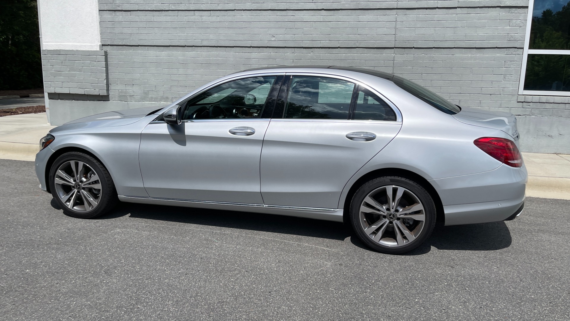 Used 2018 Mercedes-Benz C-Class C300 / PANORAMIC / HEADS UP DISPLAY / ADVANCED LIGHTING / PREMIUM ASSISTANC for sale $30,995 at Formula Imports in Charlotte NC 28227 3