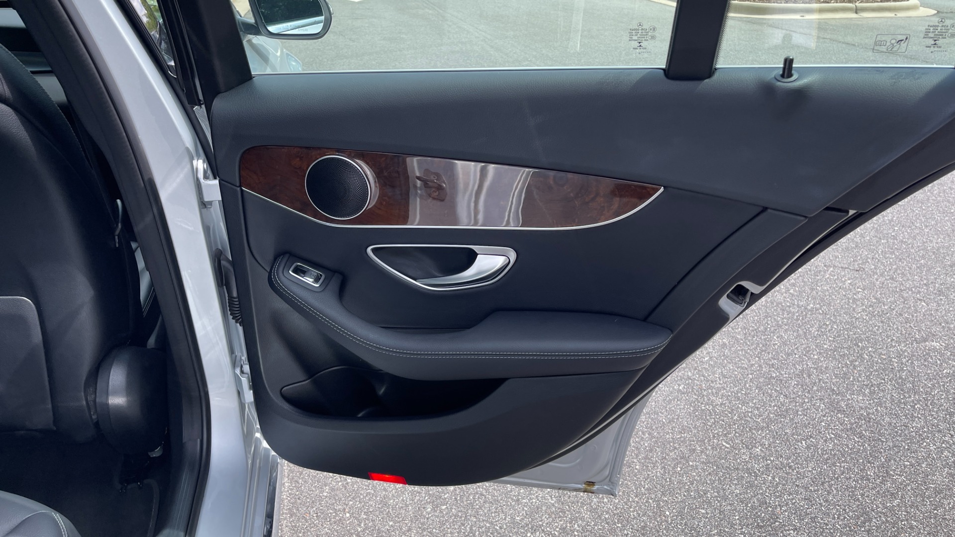 Used 2018 Mercedes-Benz C-Class C300 / PANORAMIC / HEADS UP DISPLAY / ADVANCED LIGHTING / PREMIUM ASSISTANC for sale $30,995 at Formula Imports in Charlotte NC 28227 39