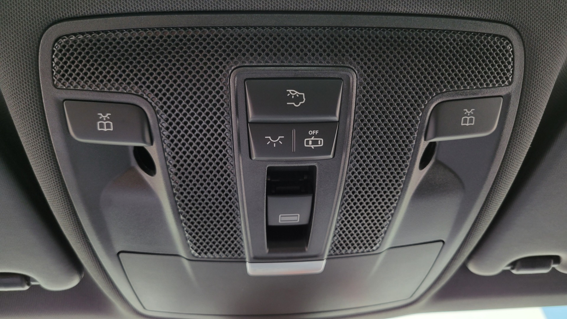 Used 2019 Mercedes-Benz CLA 250 PREMIUM / CONV PKG / PANO-ROOF / H/K SND / CAMERA for sale Sold at Formula Imports in Charlotte NC 28227 61