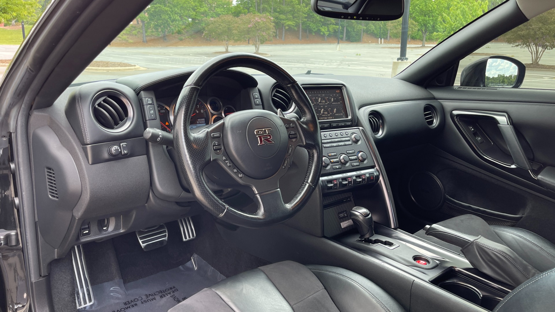 Used 2013 Nissan GT-R PREMIUM COUPE / 3.8L TWIN-TURBO / 6-SPD AUTO / COLD WTHR PKG / CAMERA for sale $75,995 at Formula Imports in Charlotte NC 28227 12