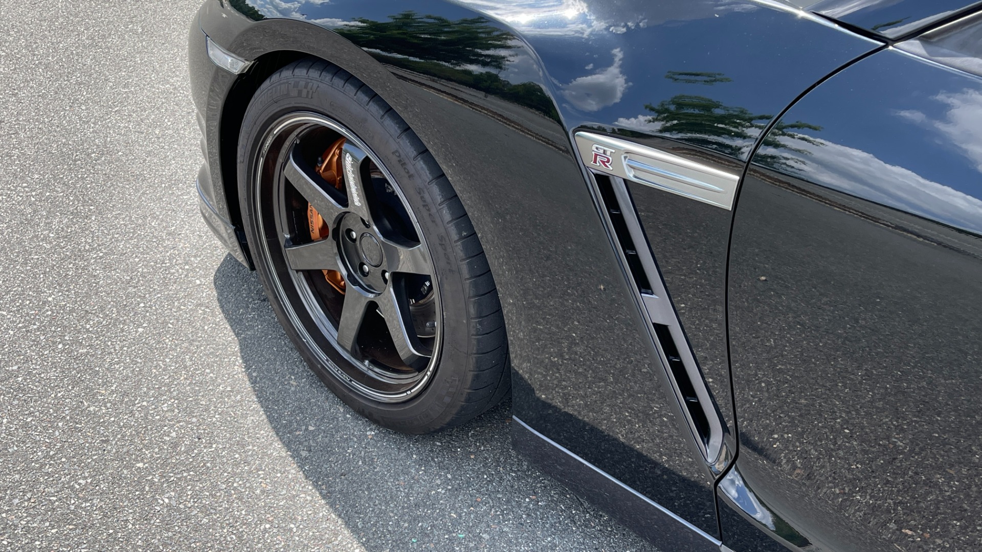 Used 2013 Nissan GT-R PREMIUM COUPE / 3.8L TWIN-TURBO / 6-SPD AUTO / COLD WTHR PKG / CAMERA for sale $75,995 at Formula Imports in Charlotte NC 28227 57