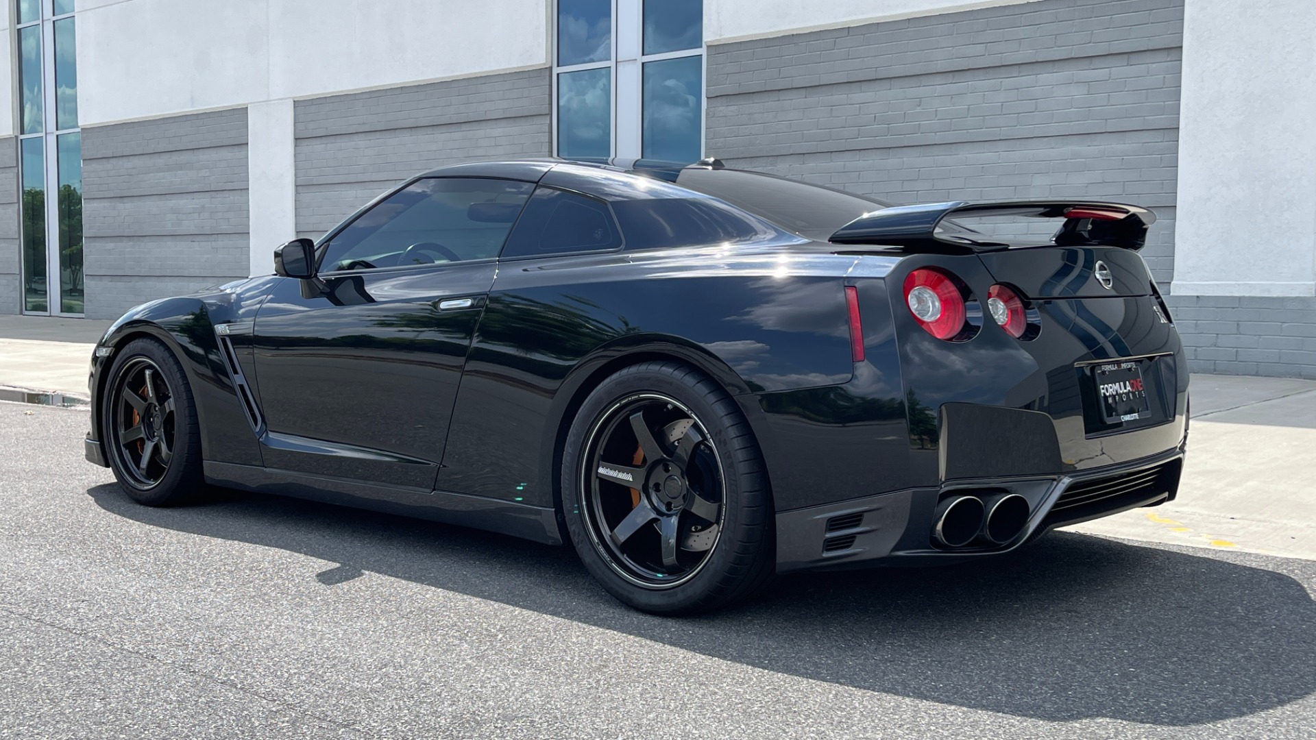 Used 2013 Nissan GT-R PREMIUM COUPE / 3.8L TWIN-TURBO / 6-SPD AUTO / COLD WTHR PKG / CAMERA for sale $75,995 at Formula Imports in Charlotte NC 28227 6