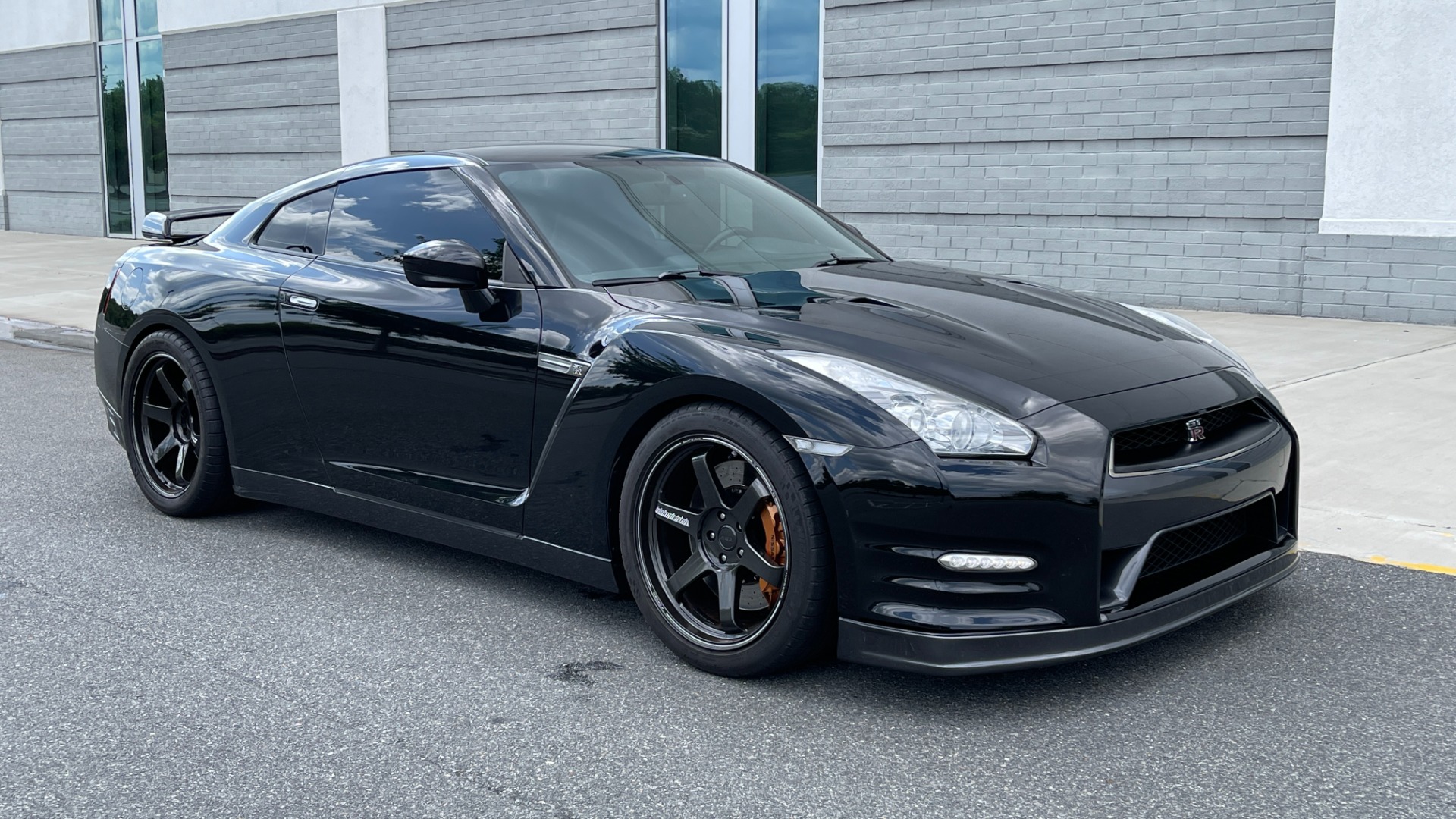 Used 2013 Nissan GT-R PREMIUM COUPE / 3.8L TWIN-TURBO / 6-SPD AUTO / COLD WTHR PKG / CAMERA for sale Sold at Formula Imports in Charlotte NC 28227 7