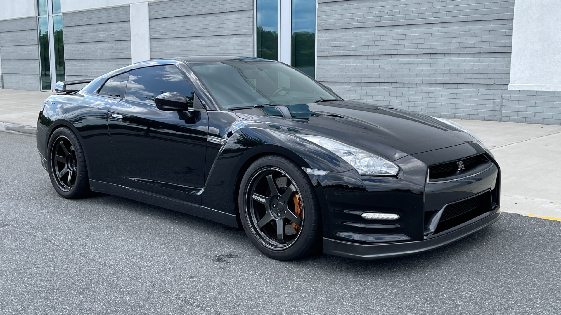 Used 2013 Nissan GT-R PREMIUM COUPE / 3.8L TWIN-TURBO / 6-SPD AUTO / COLD WTHR PKG / CAMERA for sale $75,995 at Formula Imports in Charlotte NC 28227 7