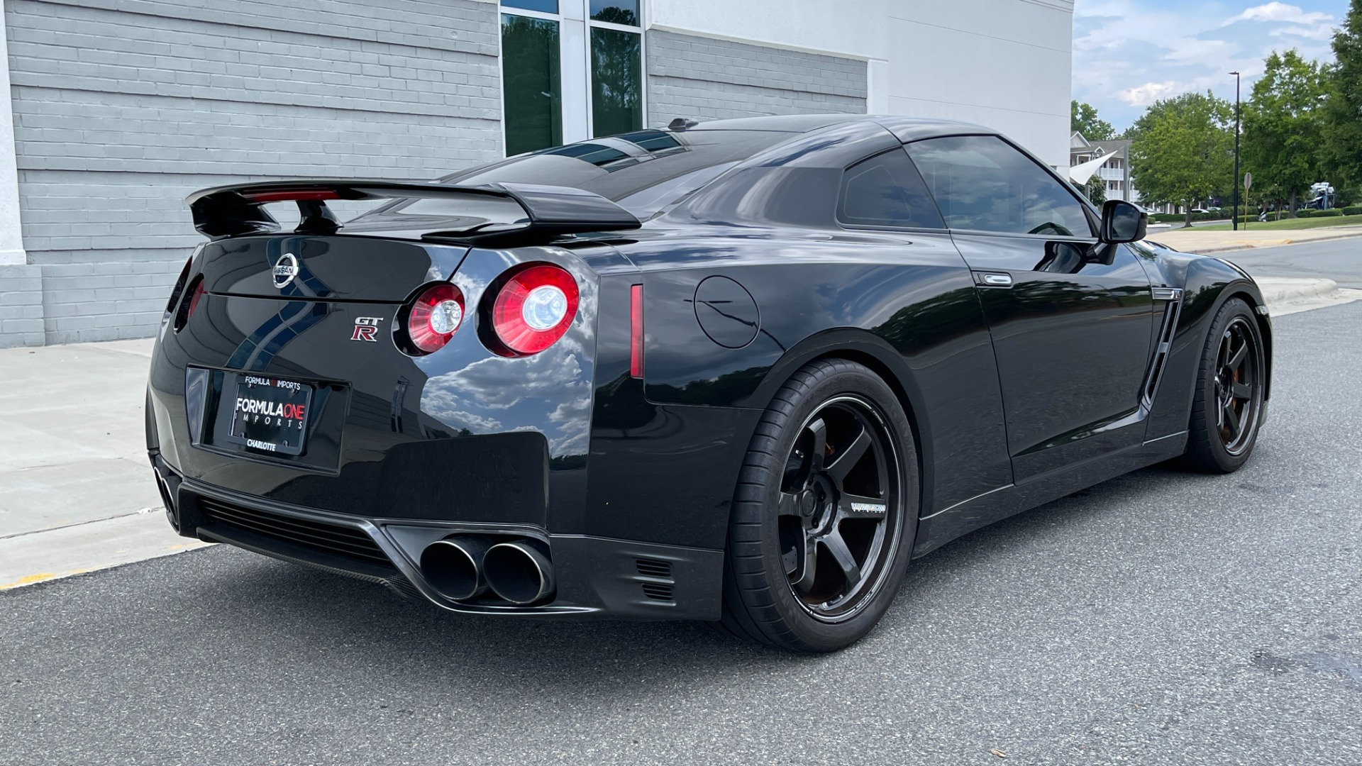 Used 2013 Nissan GT-R PREMIUM COUPE / 3.8L TWIN-TURBO / 6-SPD AUTO / COLD WTHR PKG / CAMERA for sale $75,995 at Formula Imports in Charlotte NC 28227 9