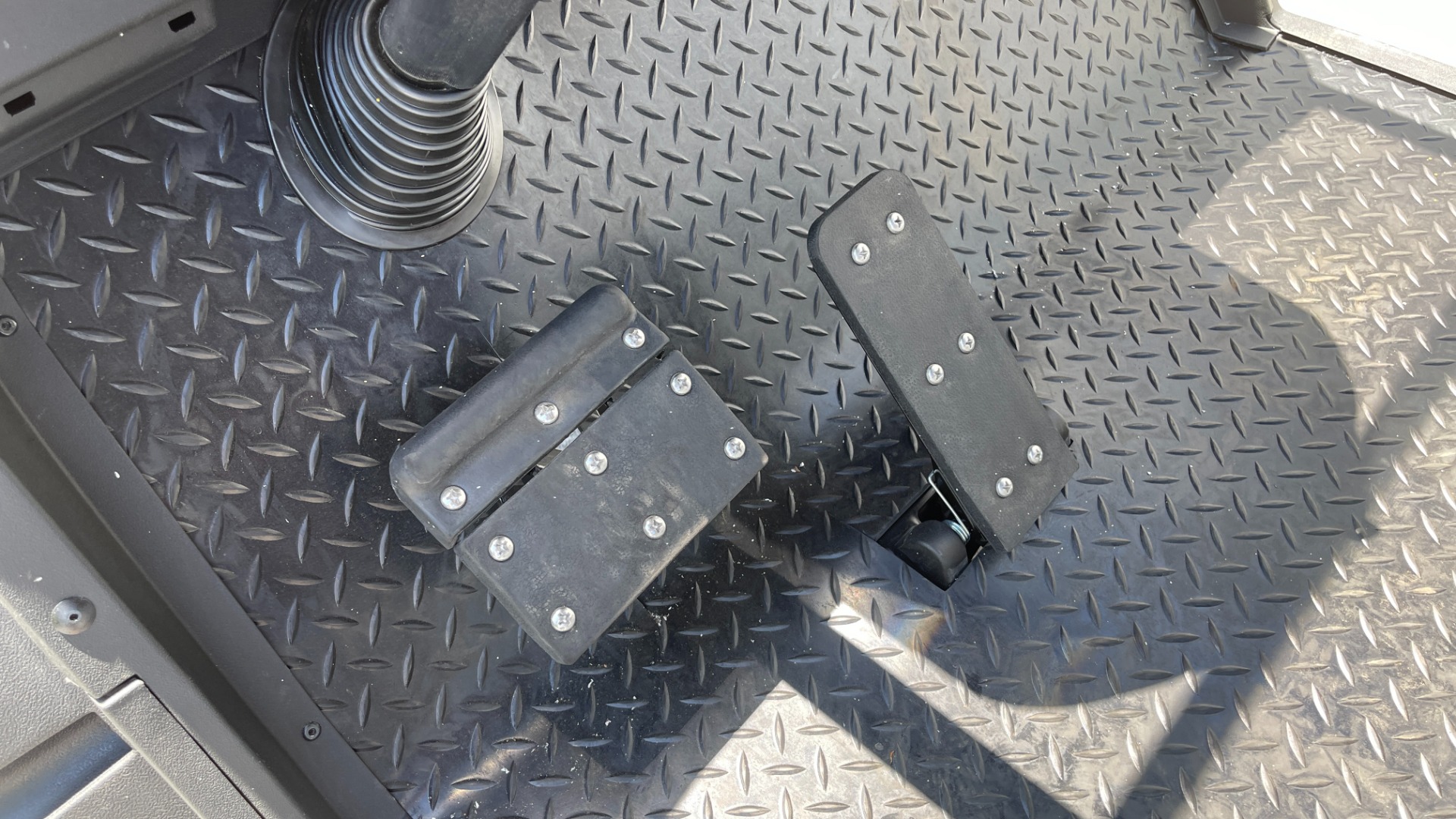 Used 2022 Other V4L 4-SEATER / 25MPH / 105AH LITHIUM BATTERY for sale $11,395 at Formula Imports in Charlotte NC 28227 23