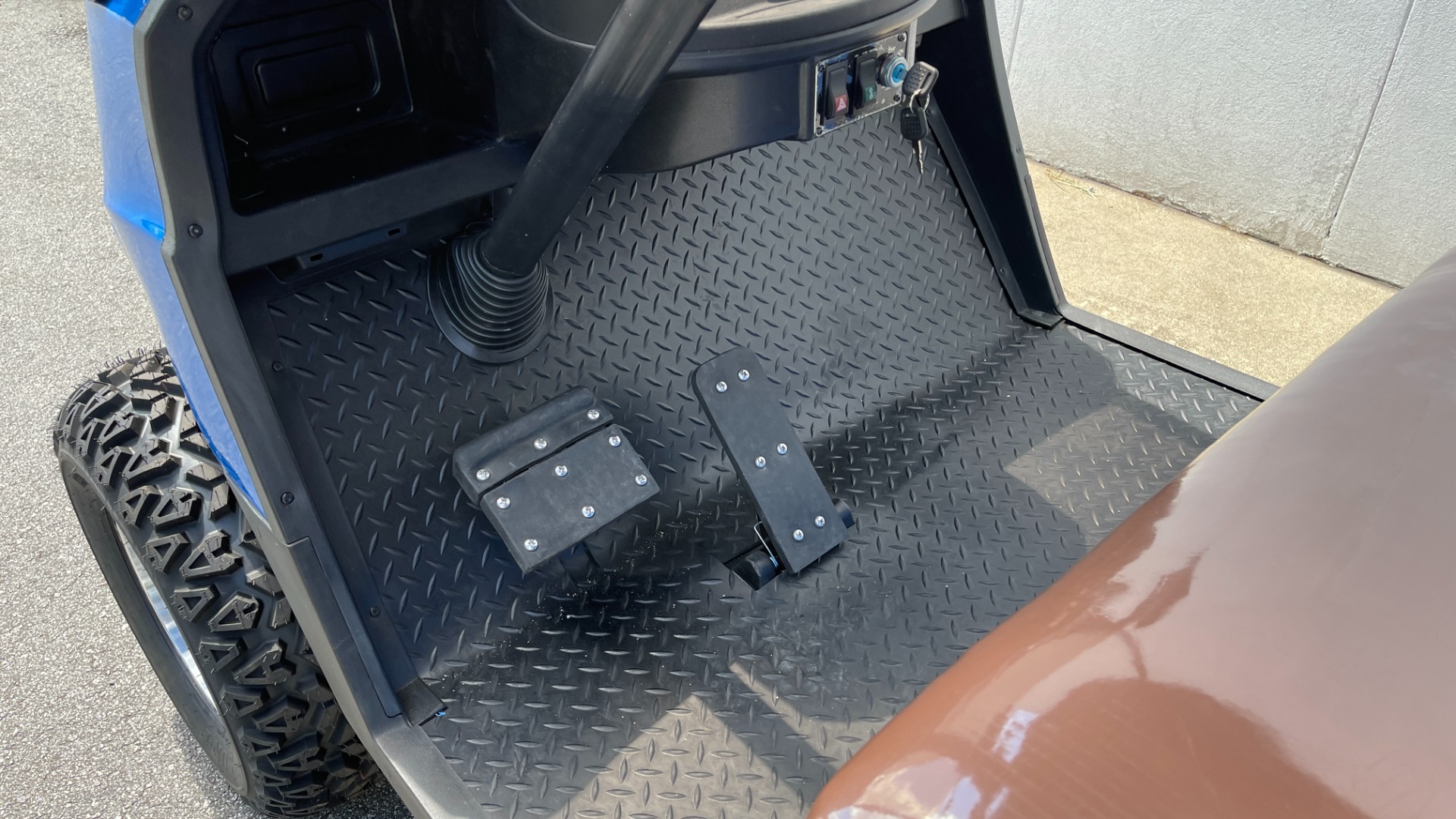 Used 2022 Other V4L 4-SEATER / 25MPH / 105AH LITHIUM BATTERY for sale $11,395 at Formula Imports in Charlotte NC 28227 34