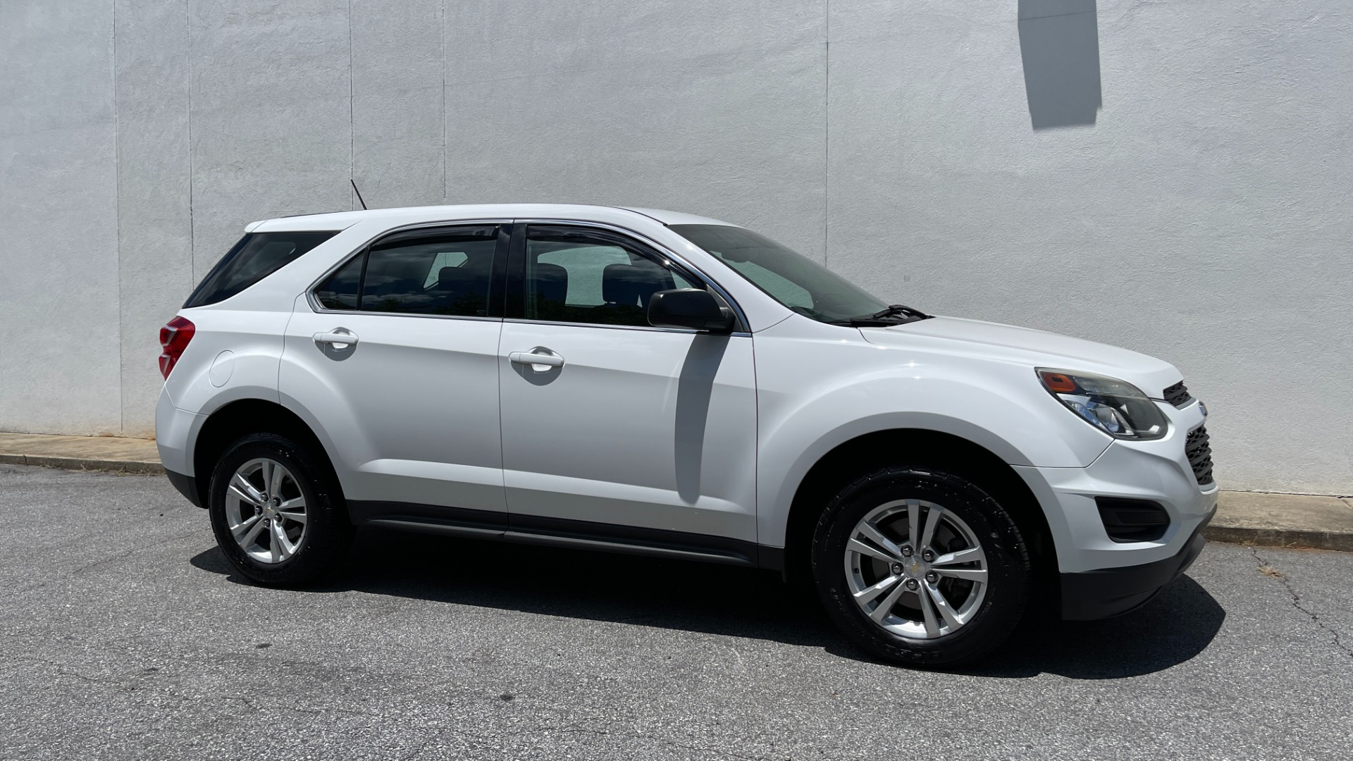 Used 2016 Chevrolet Equinox LS / AWD / REARVIEW CAMERA for sale Sold at Formula Imports in Charlotte NC 28227 3
