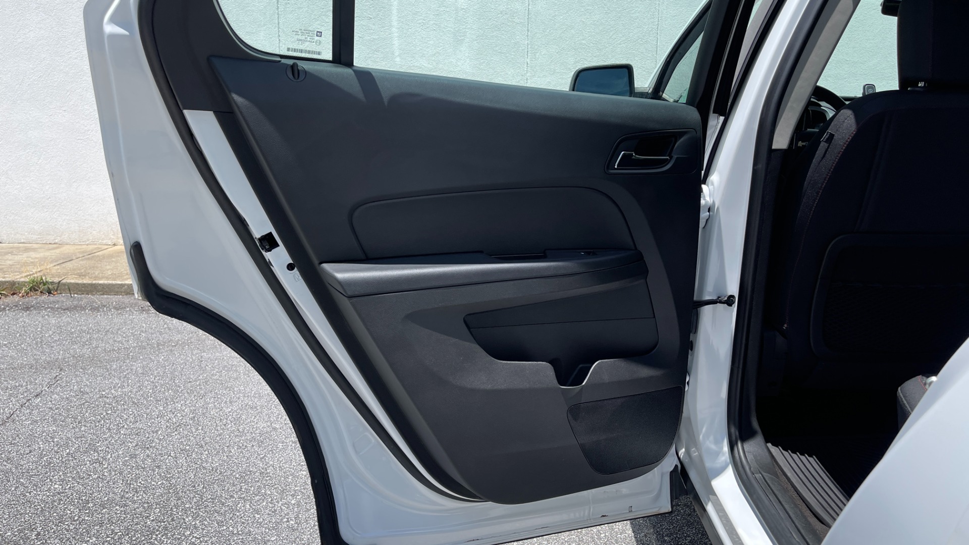 Used 2016 Chevrolet Equinox LS / AWD / REARVIEW CAMERA for sale $11,495 at Formula Imports in Charlotte NC 28227 32