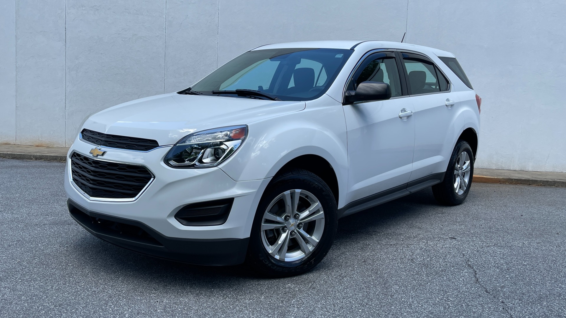 Used 2016 Chevrolet Equinox LS / AWD / REARVIEW CAMERA for sale $11,495 at Formula Imports in Charlotte NC 28227 1