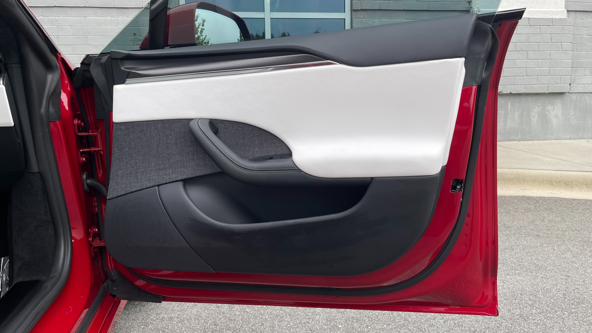 Used 2022 Tesla MODEL S PLAID SEDAN / AUTOPILOT / NAV / SUNROOF / PREM SND / CAMERA for sale $139,000 at Formula Imports in Charlotte NC 28227 25