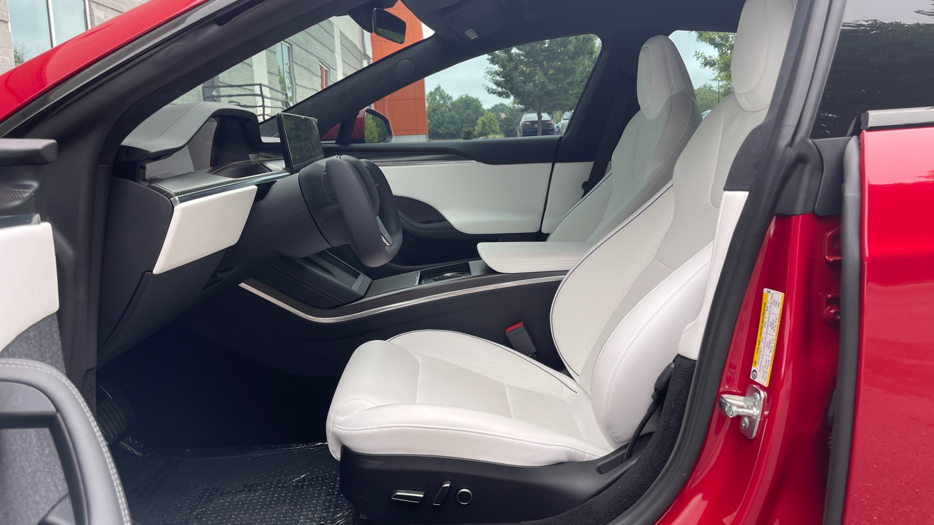 Used 2022 Tesla MODEL S PLAID SEDAN / AUTOPILOT / NAV / SUNROOF / PREM SND / CAMERA for sale $139,000 at Formula Imports in Charlotte NC 28227 31