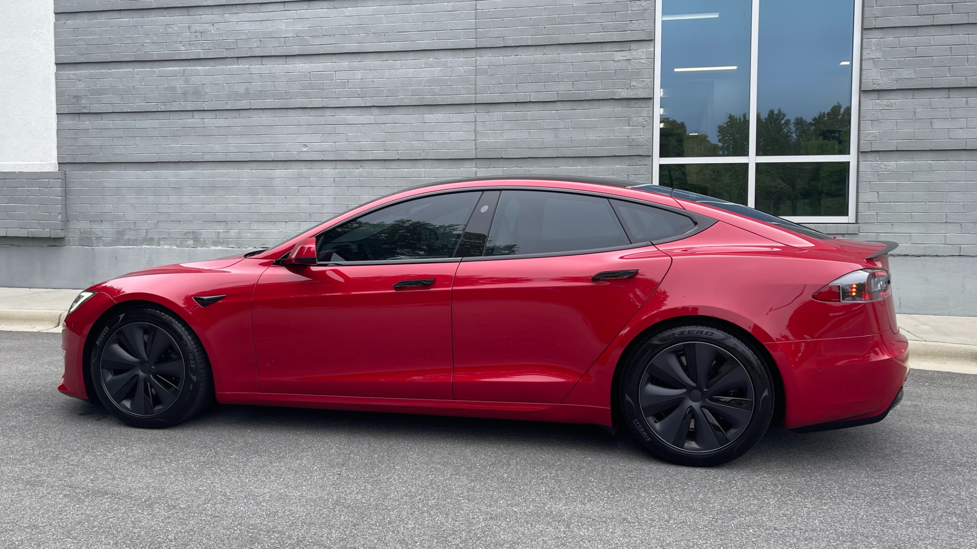 Used 2022 Tesla MODEL S PLAID SEDAN / AUTOPILOT / NAV / SUNROOF / PREM SND / CAMERA for sale $139,000 at Formula Imports in Charlotte NC 28227 4