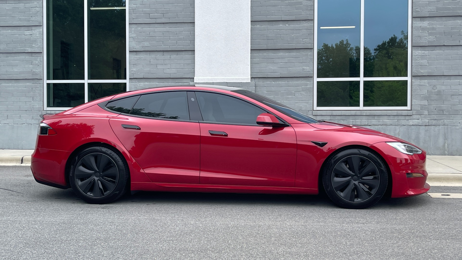 Used 2022 Tesla MODEL S PLAID SEDAN / AUTOPILOT / NAV / SUNROOF / PREM SND / CAMERA for sale $139,000 at Formula Imports in Charlotte NC 28227 7