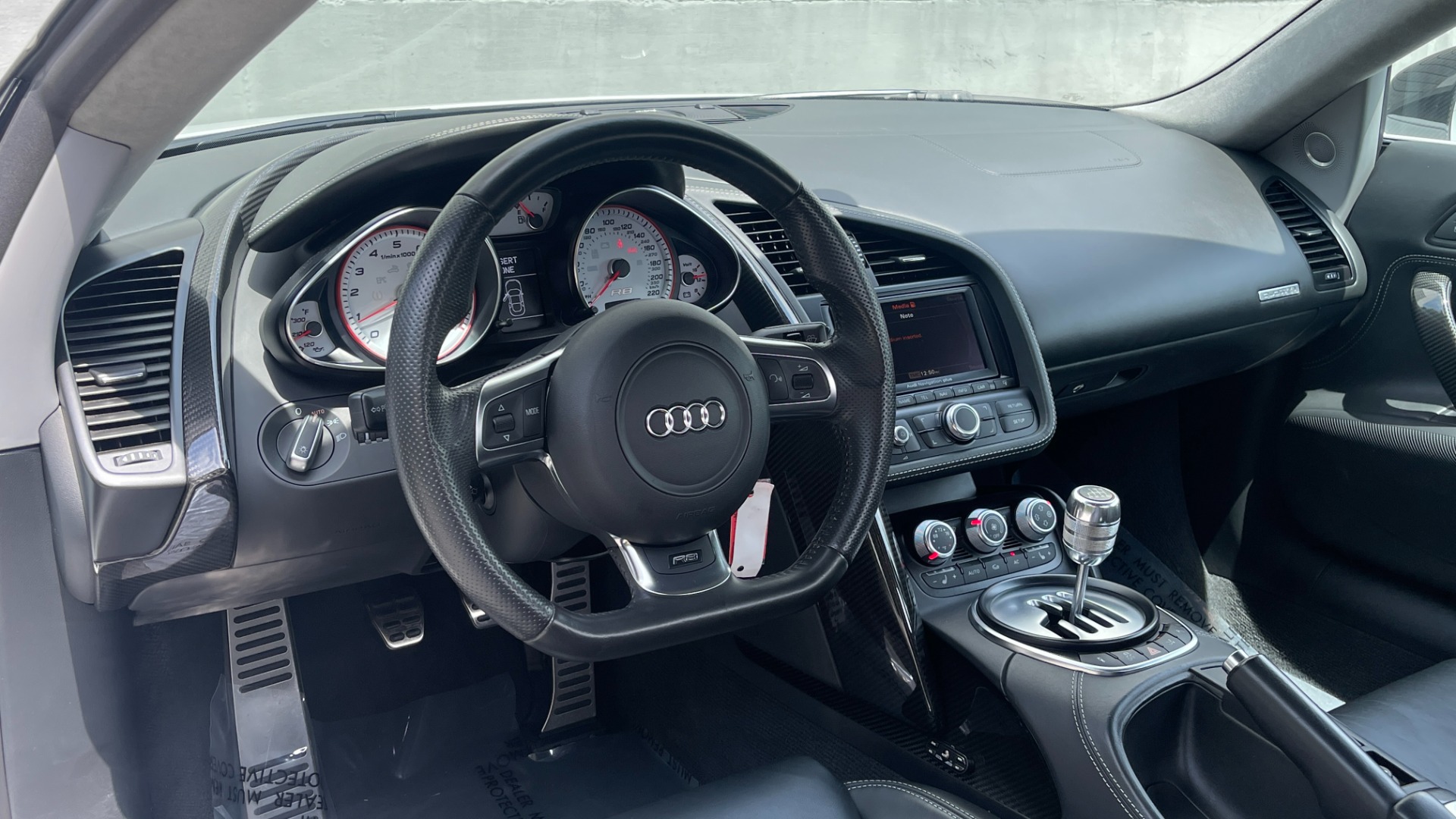 Used 2012 Audi R8 5.2L V10 SPYDER QUATTRO / 6-SPD MANUAL / NAV / B&O SOUND / CAMERA for sale Sold at Formula Imports in Charlotte NC 28227 22