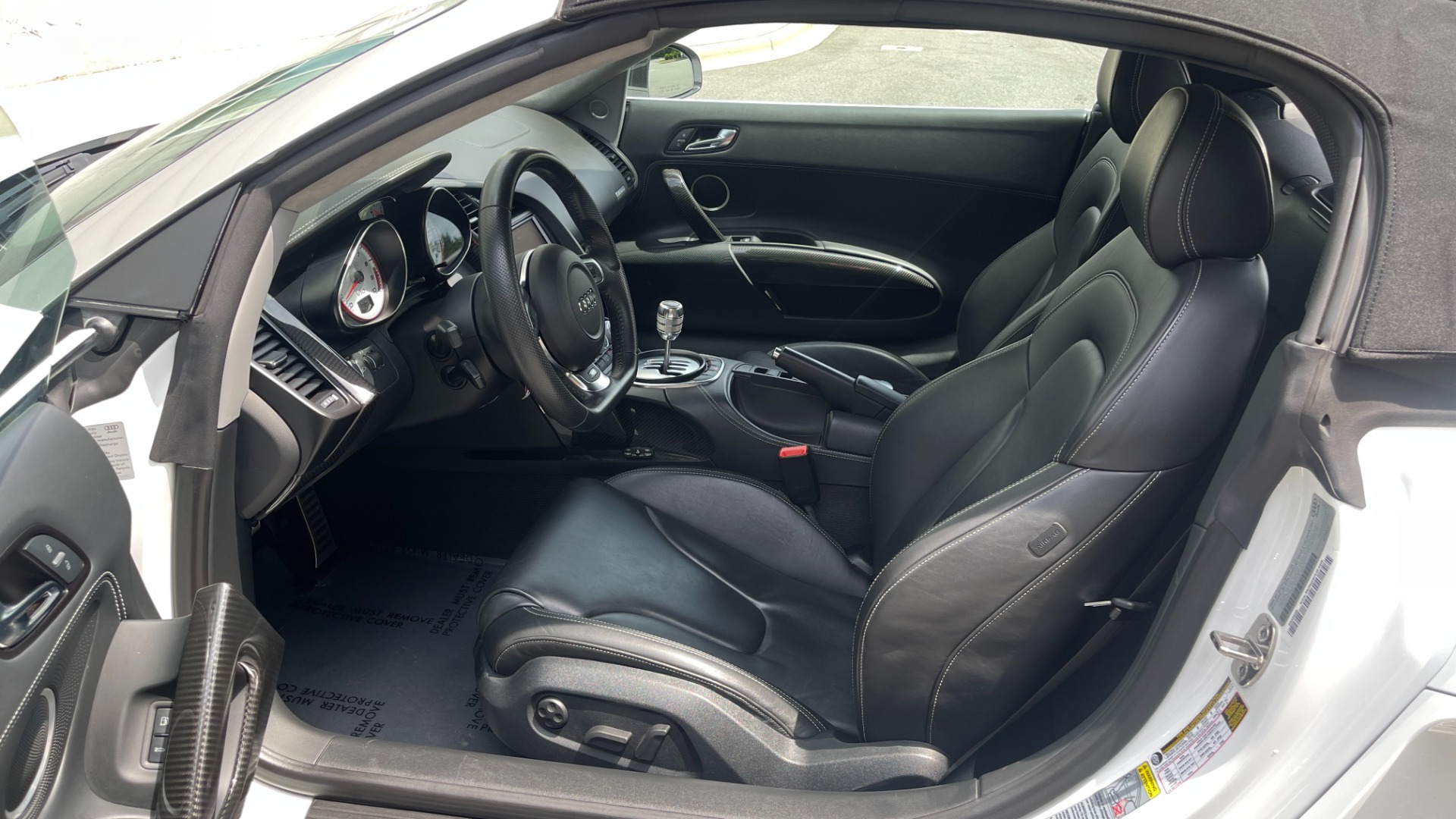 Used 2012 Audi R8 5.2L V10 SPYDER QUATTRO / 6-SPD MANUAL / NAV / B&O SOUND / CAMERA for sale Sold at Formula Imports in Charlotte NC 28227 24