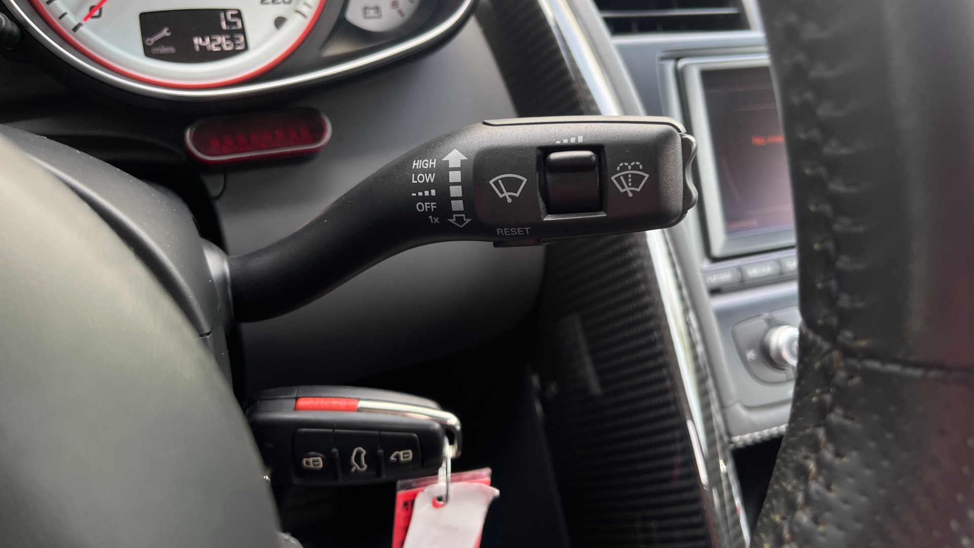 Used 2012 Audi R8 5.2L V10 SPYDER QUATTRO / 6-SPD MANUAL / NAV / B&O SOUND / CAMERA for sale Sold at Formula Imports in Charlotte NC 28227 29