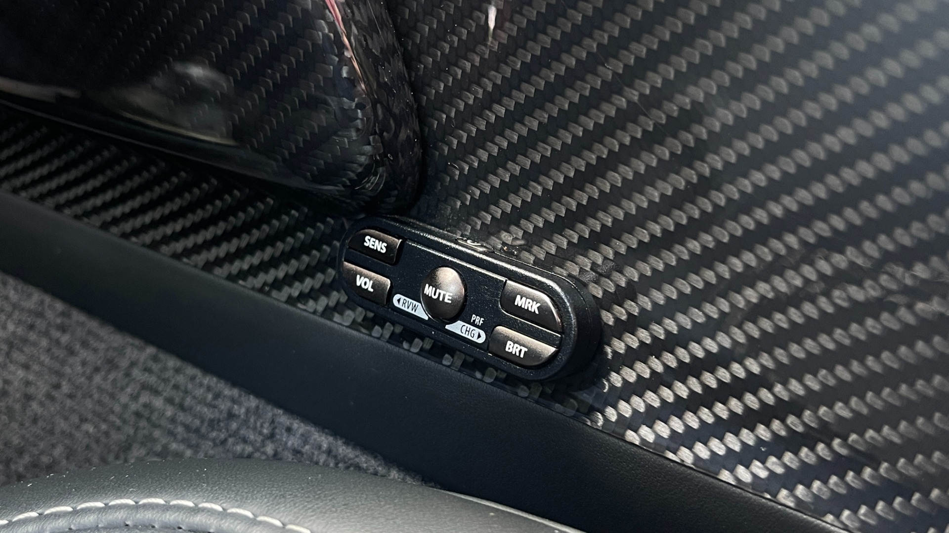 Used 2012 Audi R8 5.2L V10 SPYDER QUATTRO / 6-SPD MANUAL / NAV / B&O SOUND / CAMERA for sale Sold at Formula Imports in Charlotte NC 28227 35