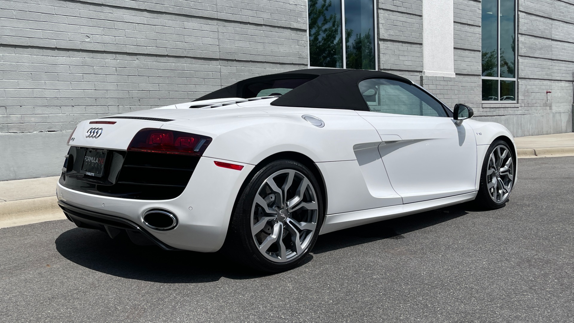 Used 2012 Audi R8 5.2L V10 SPYDER QUATTRO / 6-SPD MANUAL / NAV / B&O SOUND / CAMERA for sale Sold at Formula Imports in Charlotte NC 28227 5