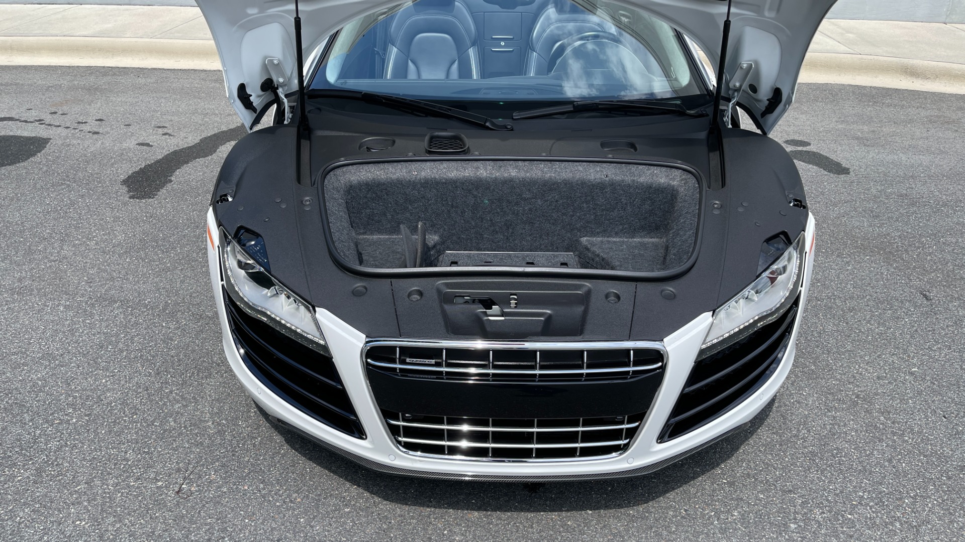 Used 2012 Audi R8 5.2L V10 SPYDER QUATTRO / 6-SPD MANUAL / NAV / B&O SOUND / CAMERA for sale Sold at Formula Imports in Charlotte NC 28227 59