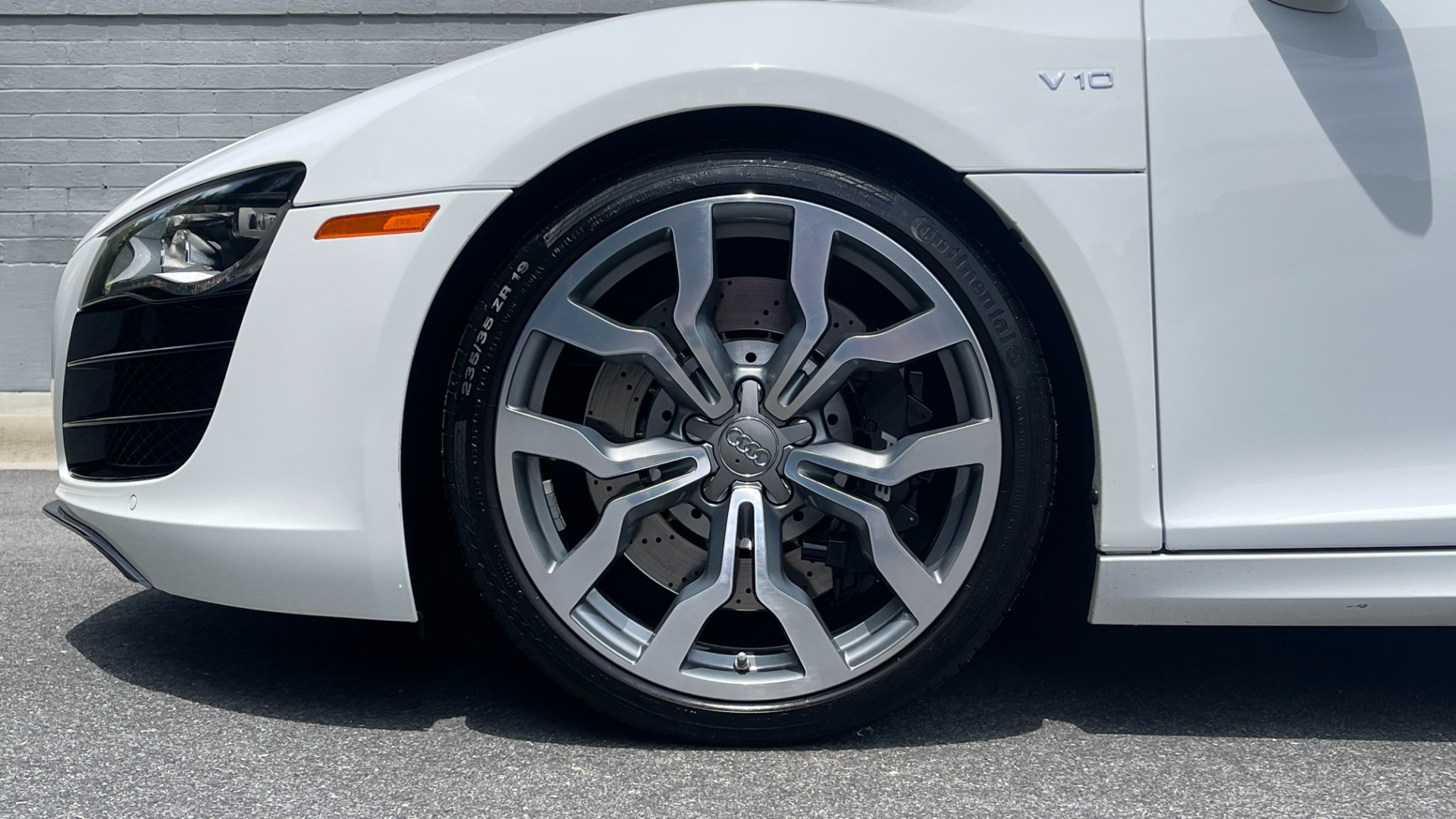 Used 2012 Audi R8 5.2L V10 SPYDER QUATTRO / 6-SPD MANUAL / NAV / B&O SOUND / CAMERA for sale Sold at Formula Imports in Charlotte NC 28227 65