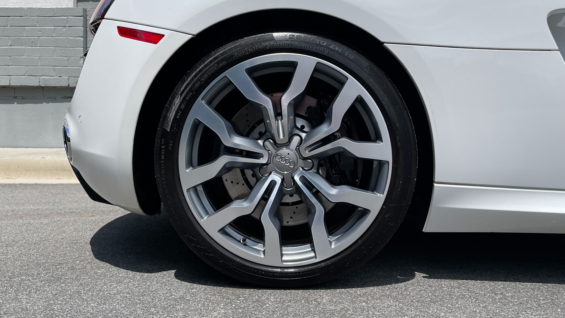 Used 2012 Audi R8 5.2L V10 SPYDER QUATTRO / 6-SPD MANUAL / NAV / B&O SOUND / CAMERA for sale Sold at Formula Imports in Charlotte NC 28227 67