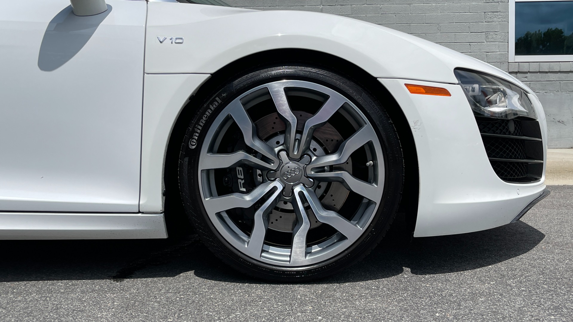 Used 2012 Audi R8 5.2L V10 SPYDER QUATTRO / 6-SPD MANUAL / NAV / B&O SOUND / CAMERA for sale Sold at Formula Imports in Charlotte NC 28227 68