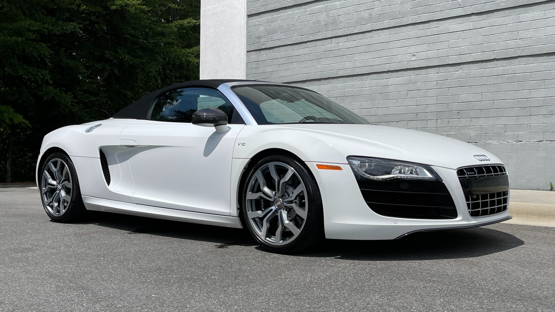 Used 2012 Audi R8 5.2L V10 SPYDER QUATTRO / 6-SPD MANUAL / NAV / B&O SOUND / CAMERA for sale Sold at Formula Imports in Charlotte NC 28227 7