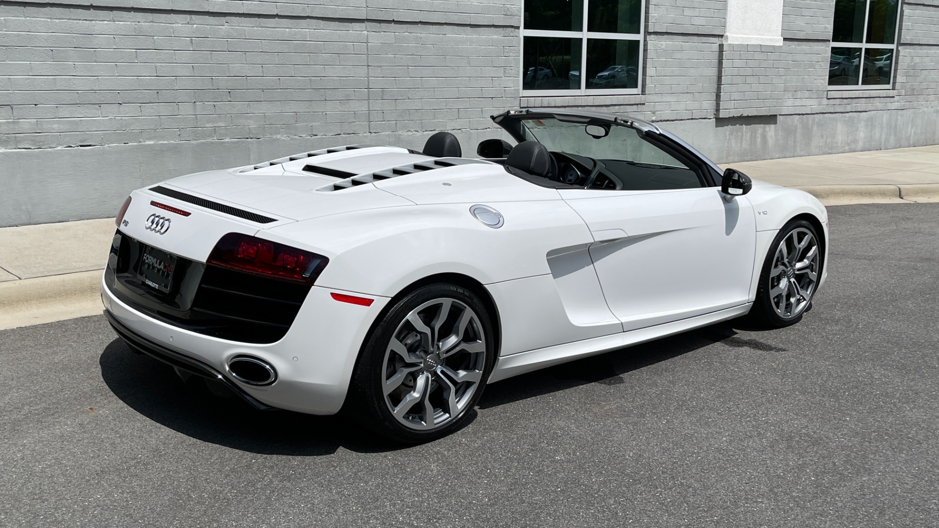 Used 2012 Audi R8 5.2L V10 SPYDER QUATTRO / 6-SPD MANUAL / NAV / B&O SOUND / CAMERA for sale Sold at Formula Imports in Charlotte NC 28227 8