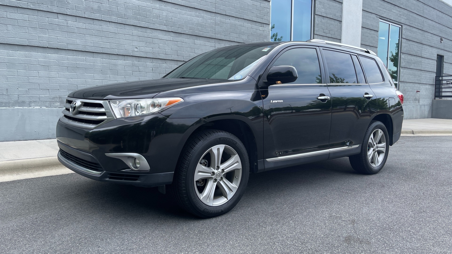 Used 2013 Toyota Highlander Limited / LEATHER / 3RD ROW / NAV
