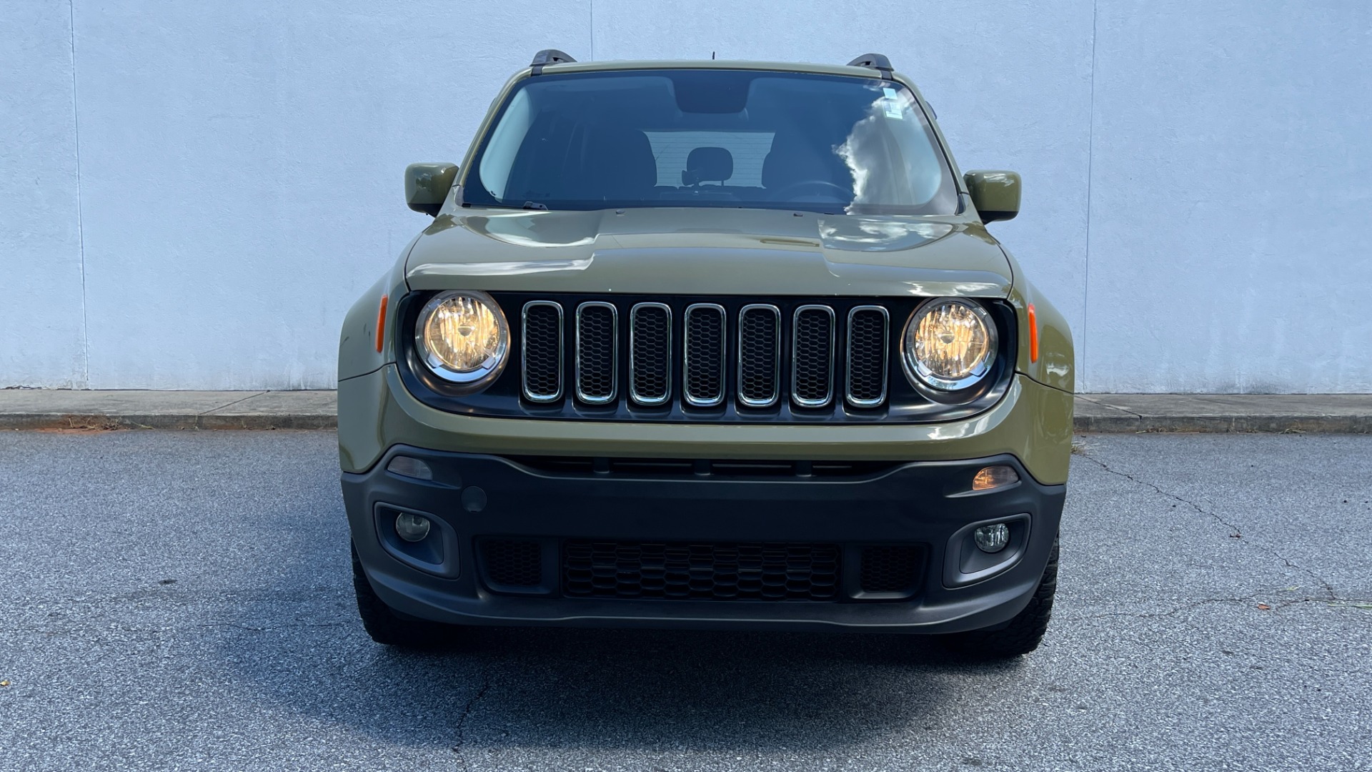 Used 2015 Jeep Renegade LATITUDE / 2.4L ENGINE / KEYLESS ENTRY / REMOTE START for sale $17,495 at Formula Imports in Charlotte NC 28227 2