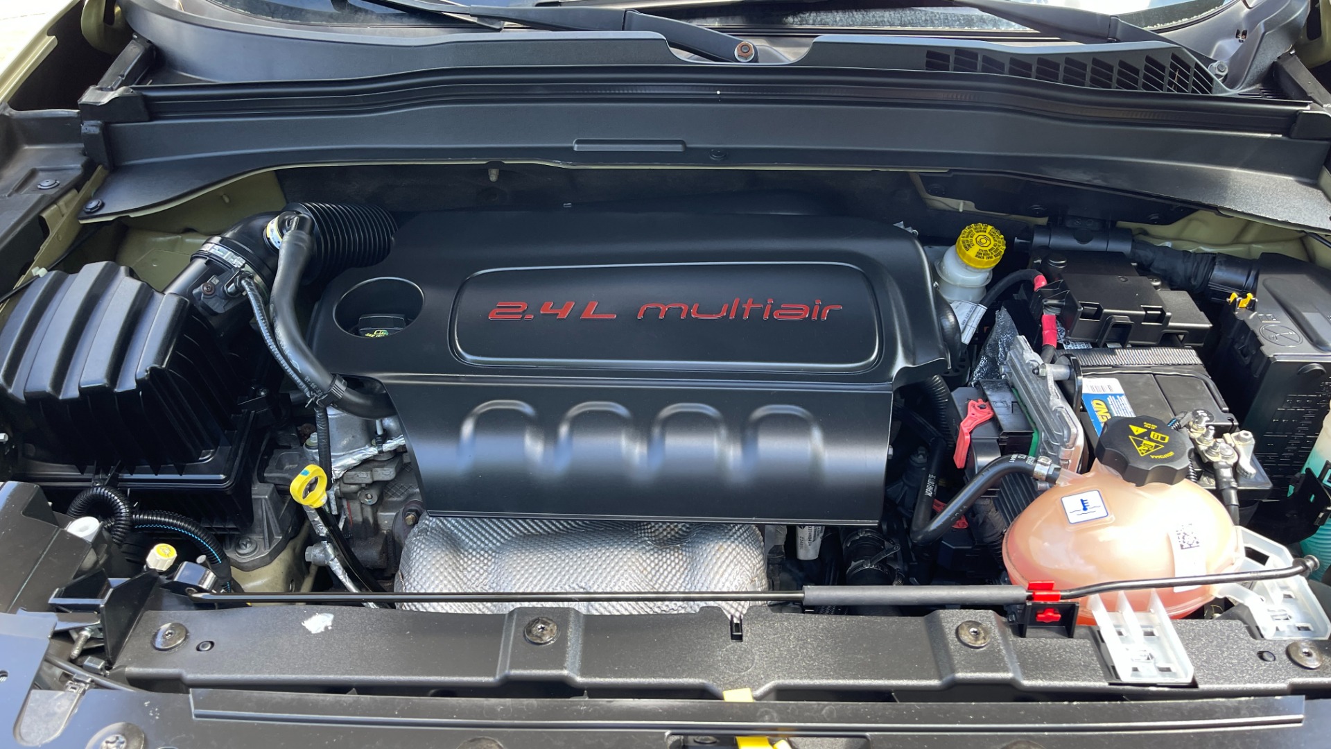 Used 2015 Jeep Renegade LATITUDE / 2.4L ENGINE / KEYLESS ENTRY / REMOTE START for sale $17,495 at Formula Imports in Charlotte NC 28227 20