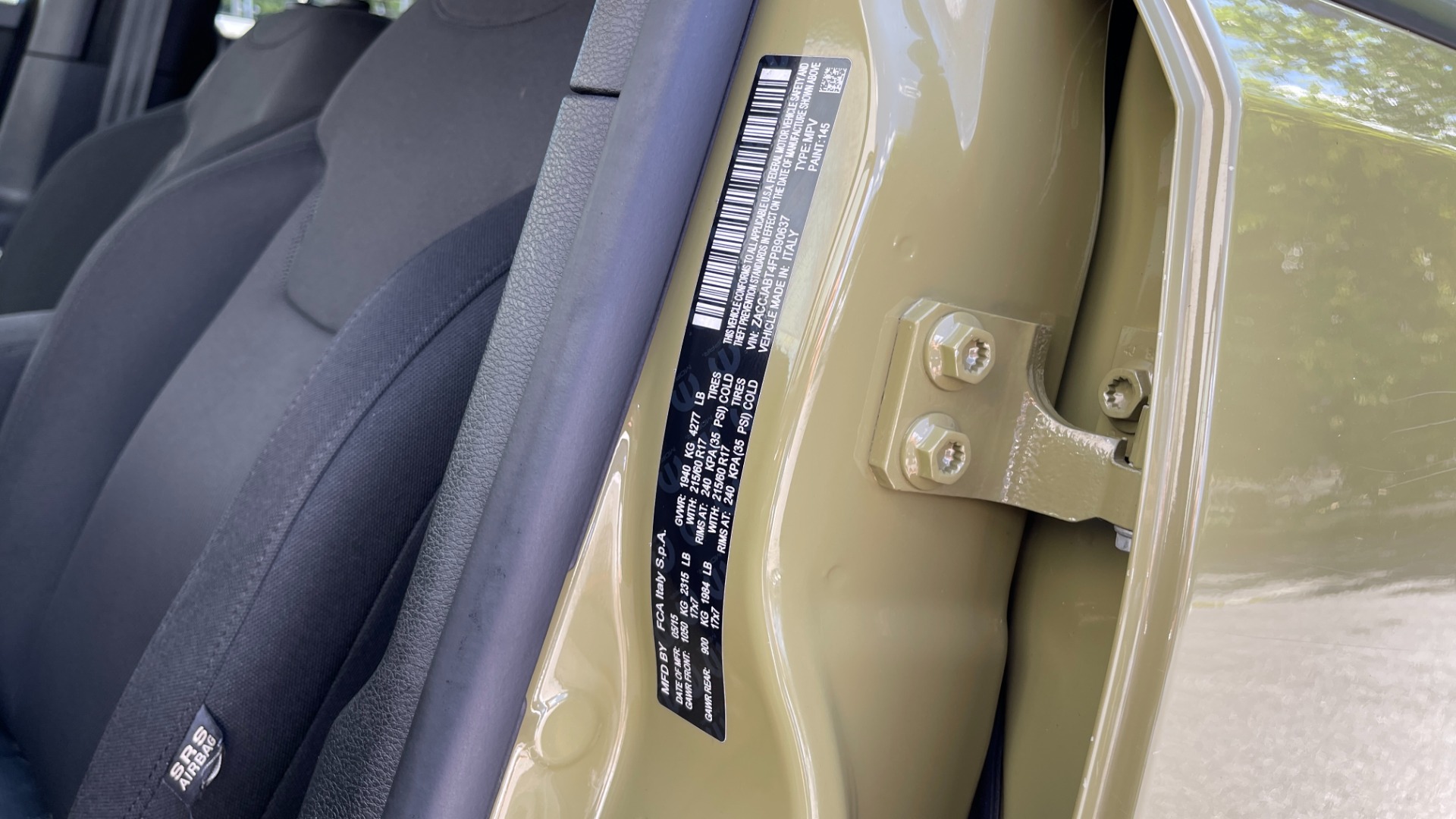 Used 2015 Jeep Renegade LATITUDE / 2.4L ENGINE / KEYLESS ENTRY / REMOTE START for sale $17,495 at Formula Imports in Charlotte NC 28227 32