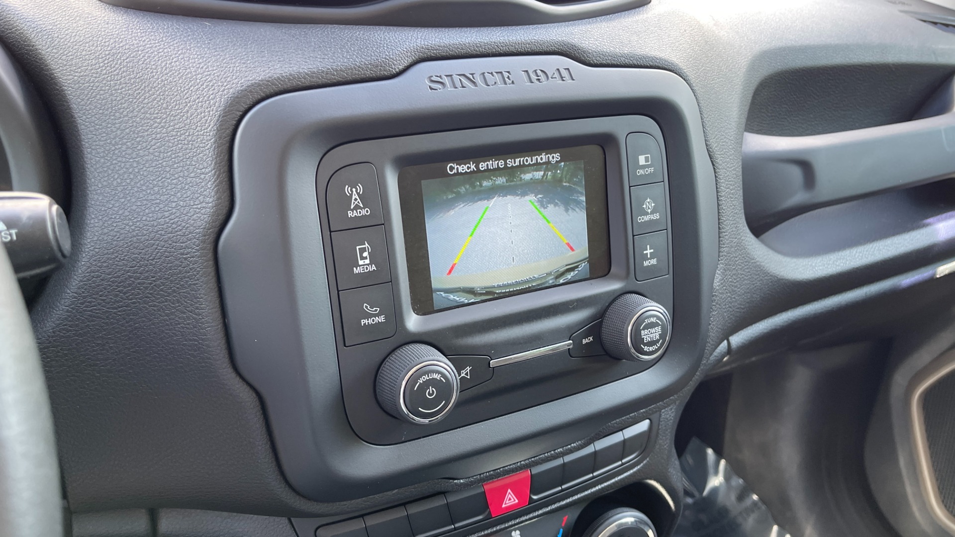 Used 2015 Jeep Renegade LATITUDE / 2.4L ENGINE / KEYLESS ENTRY / REMOTE START for sale $17,495 at Formula Imports in Charlotte NC 28227 41