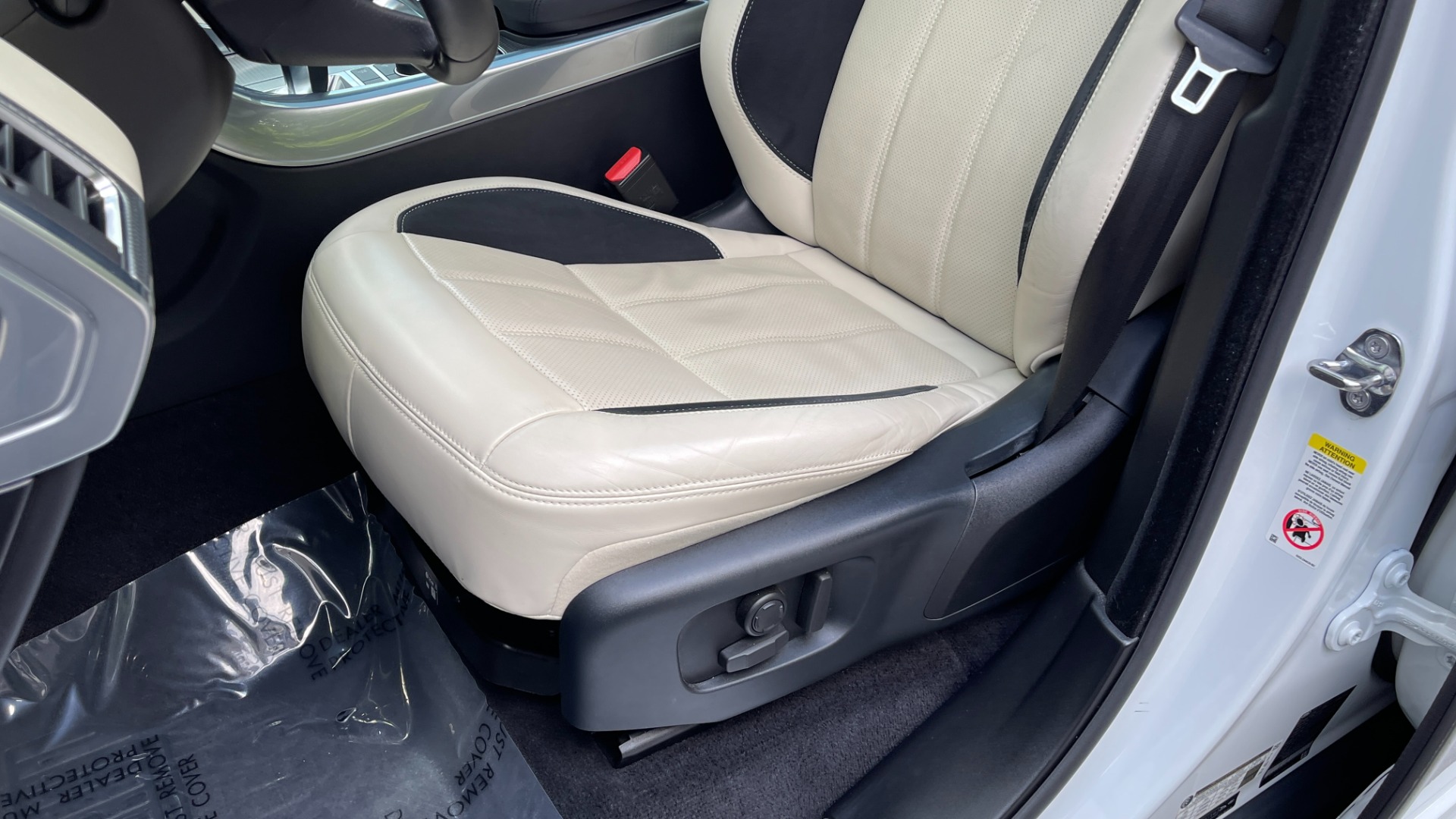 Used 2019 Land Rover Range Rover Sport DYNAMIC / BLACKOUT PACK / VISION ASSIST / 22IN WHEELS for sale Sold at Formula Imports in Charlotte NC 28227 13
