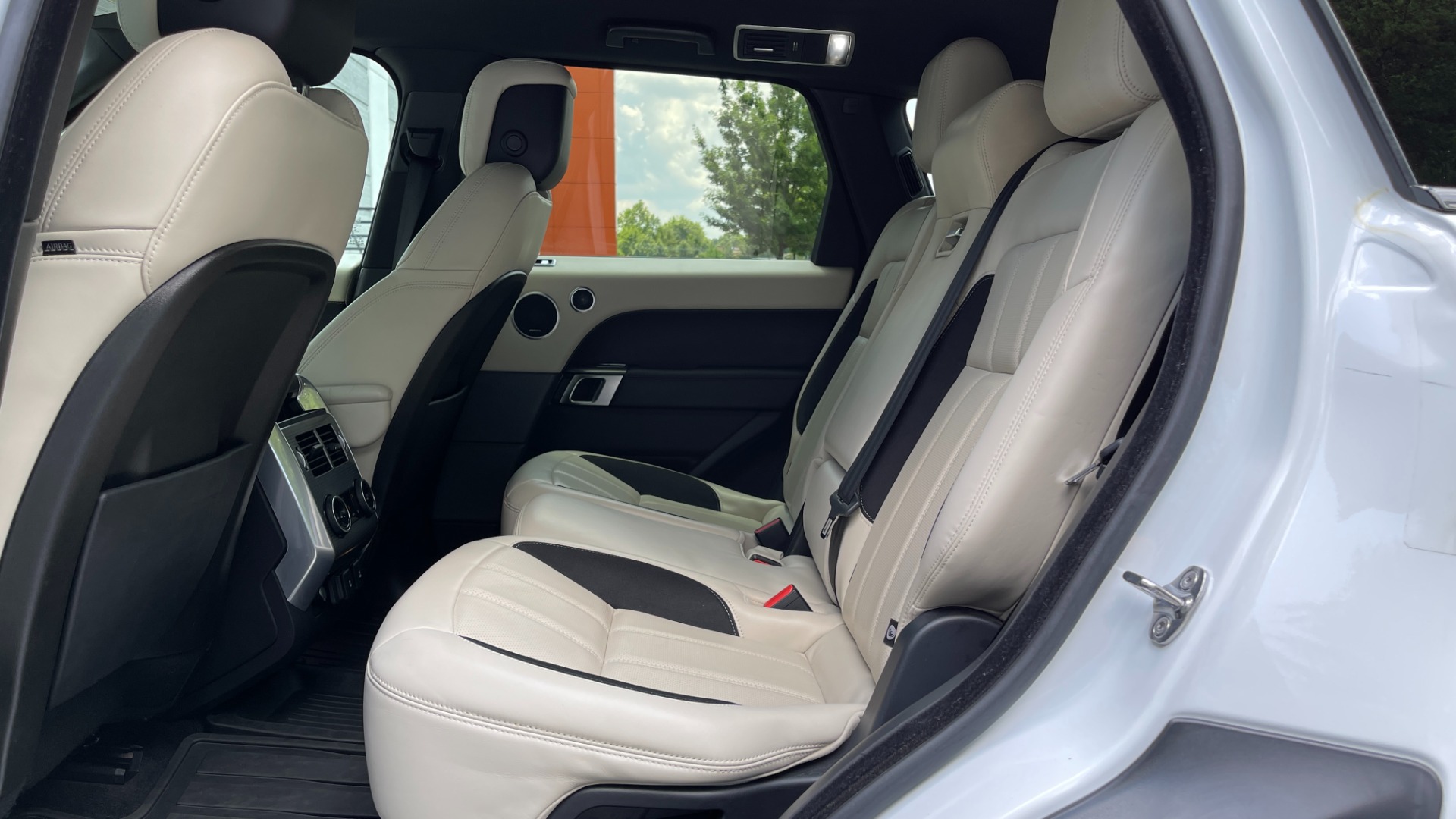 Used 2019 Land Rover Range Rover Sport DYNAMIC / BLACKOUT PACK / VISION ASSIST / 22IN WHEELS for sale Sold at Formula Imports in Charlotte NC 28227 35
