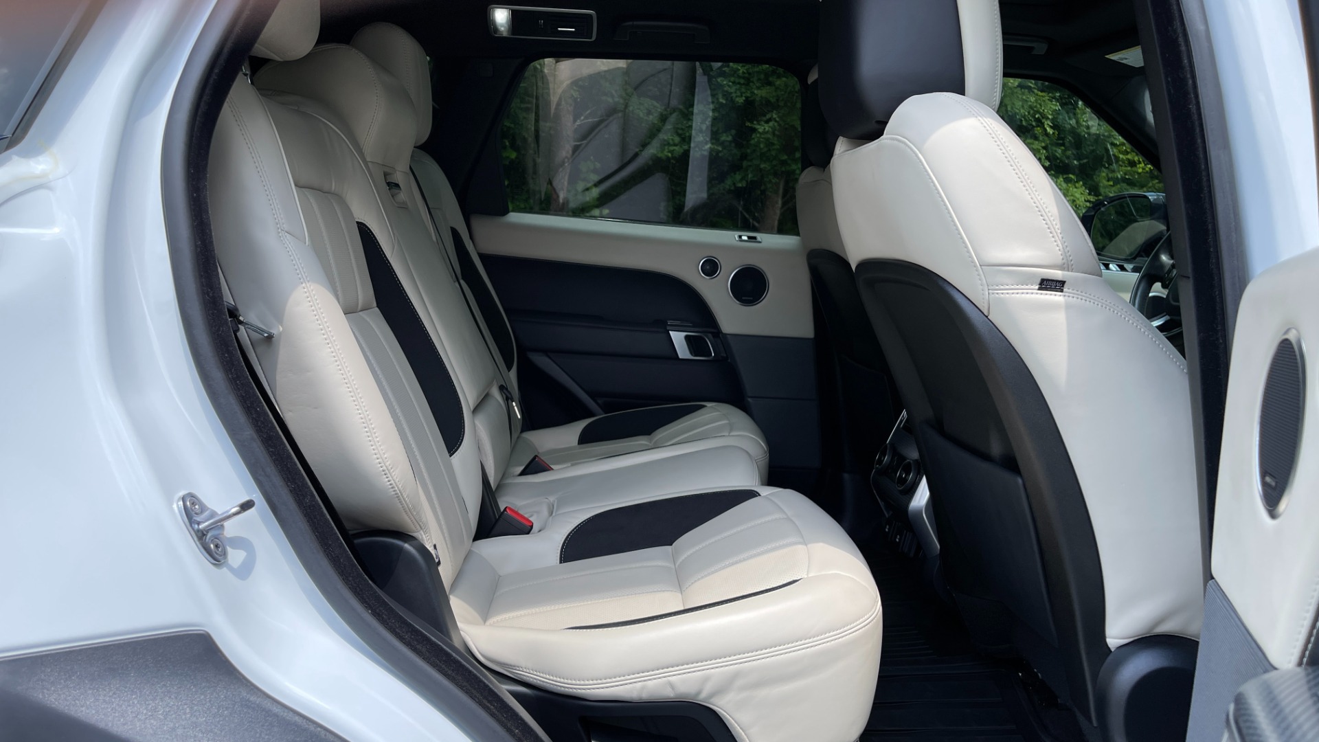 Used 2019 Land Rover Range Rover Sport DYNAMIC / BLACKOUT PACK / VISION ASSIST / 22IN WHEELS for sale Sold at Formula Imports in Charlotte NC 28227 42
