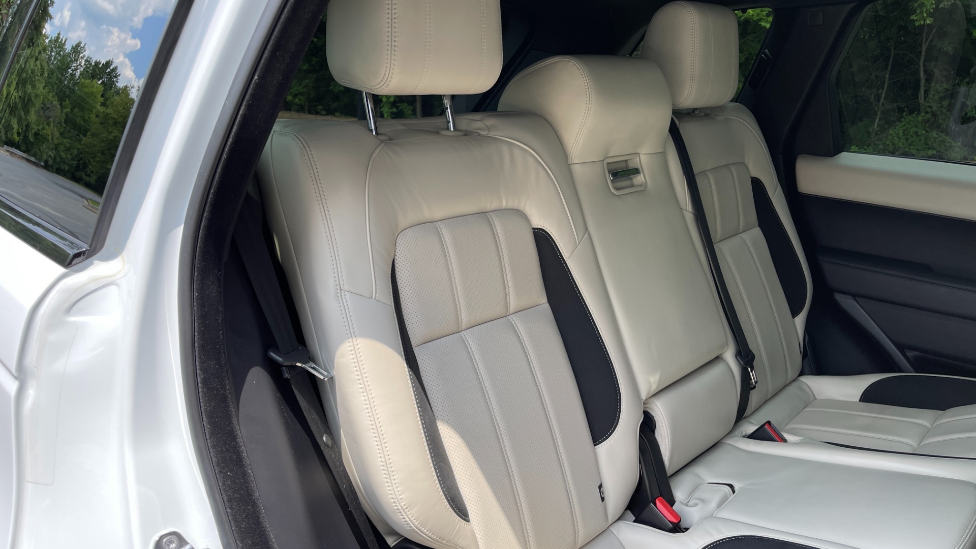 Used 2019 Land Rover Range Rover Sport DYNAMIC / BLACKOUT PACK / VISION ASSIST / 22IN WHEELS for sale Sold at Formula Imports in Charlotte NC 28227 43