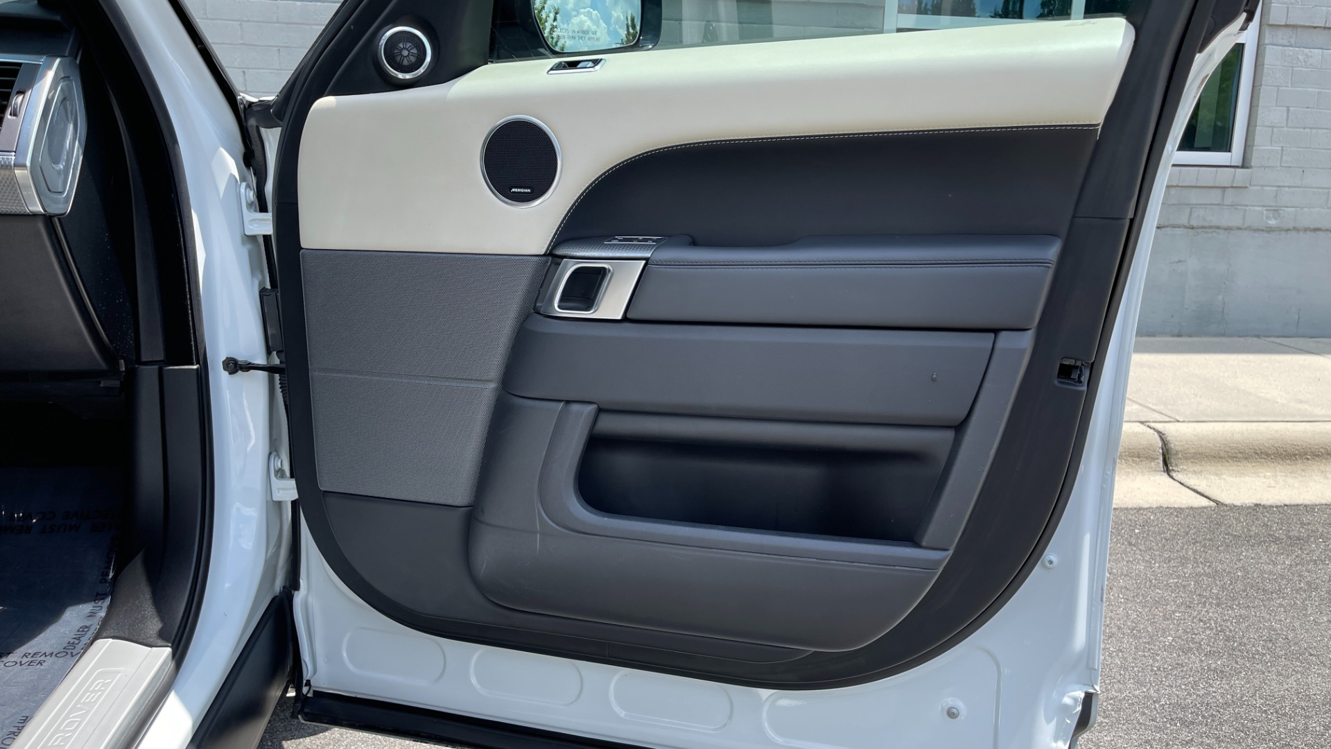 Used 2019 Land Rover Range Rover Sport DYNAMIC / BLACKOUT PACK / VISION ASSIST / 22IN WHEELS for sale Sold at Formula Imports in Charlotte NC 28227 44